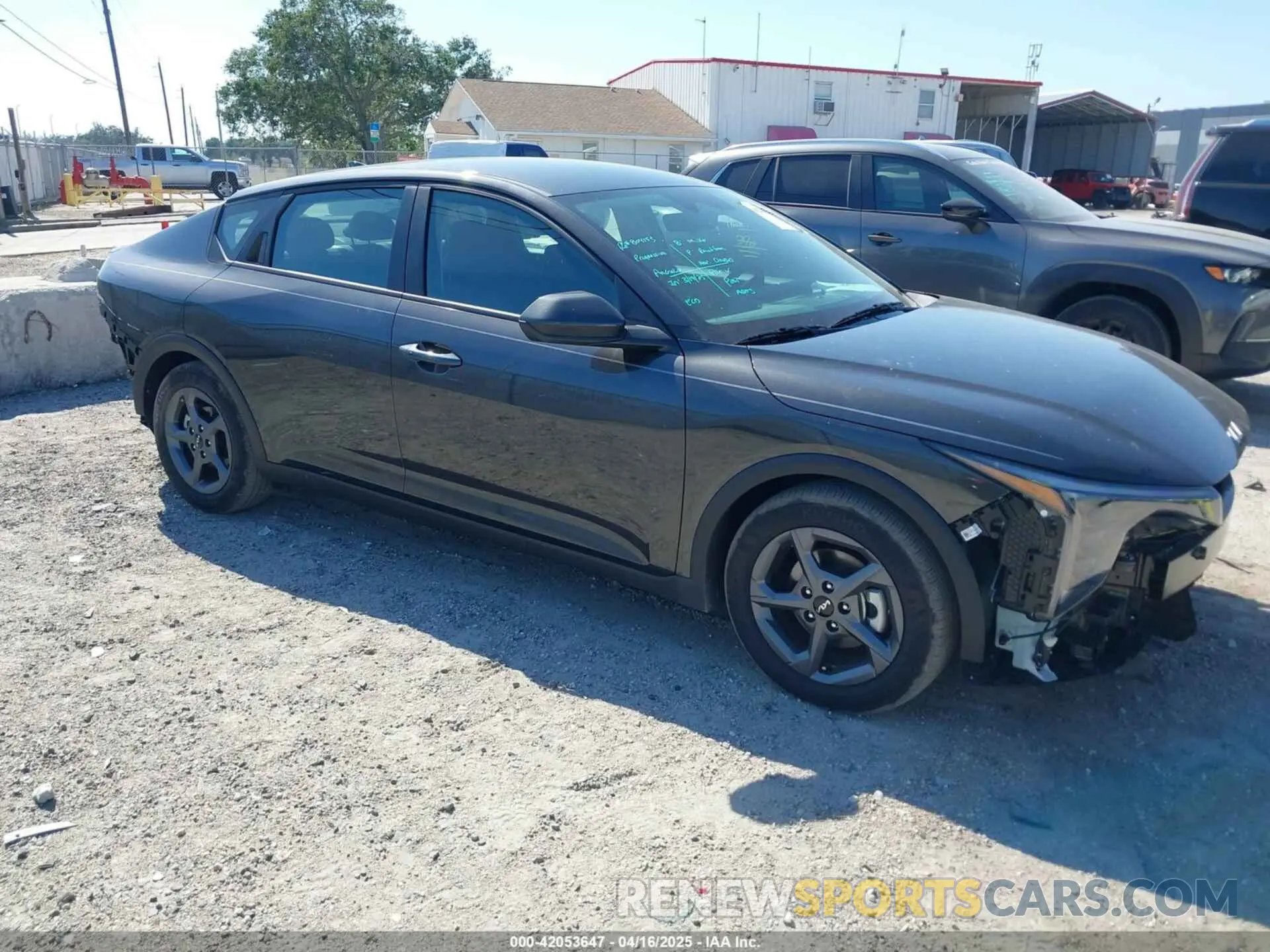 1 Photograph of a damaged car 3KPFT4DE2SE060628 KIA K4 2025