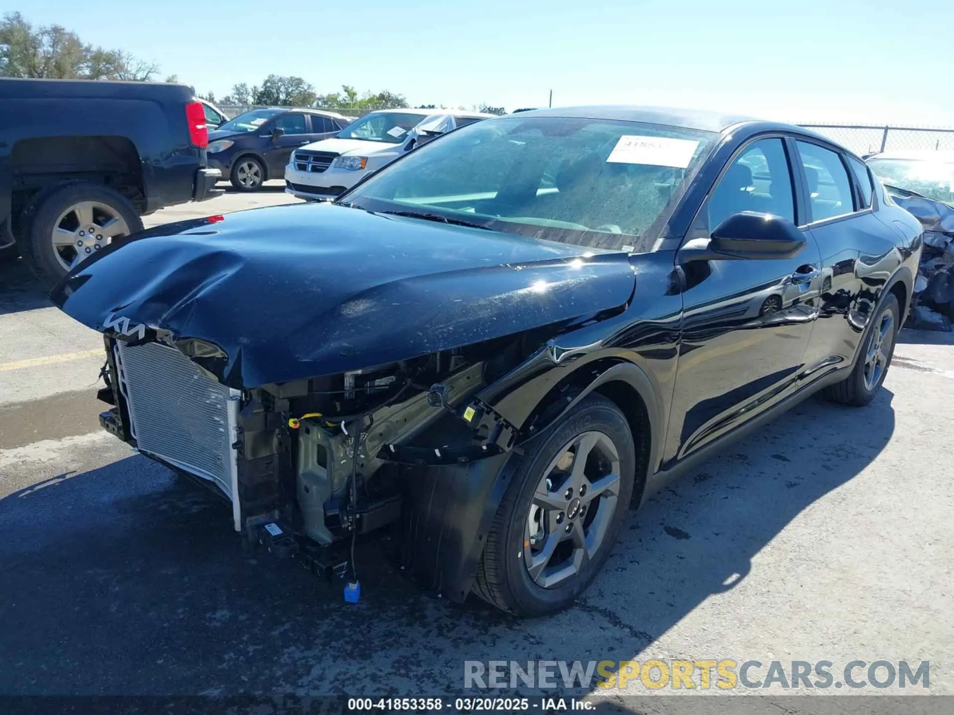 2 Photograph of a damaged car 3KPFT4DE2SE094889 KIA K4 2025