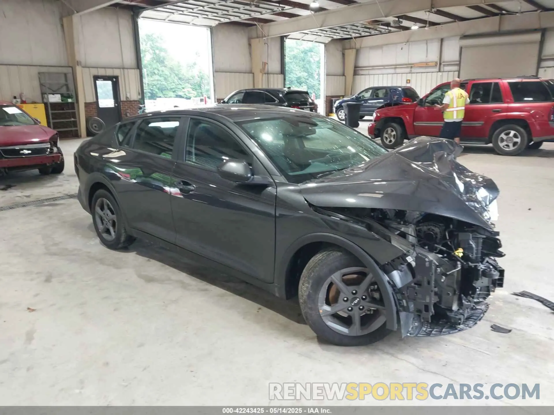 1 Photograph of a damaged car 3KPFT4DE3SE032238 KIA K4 2025