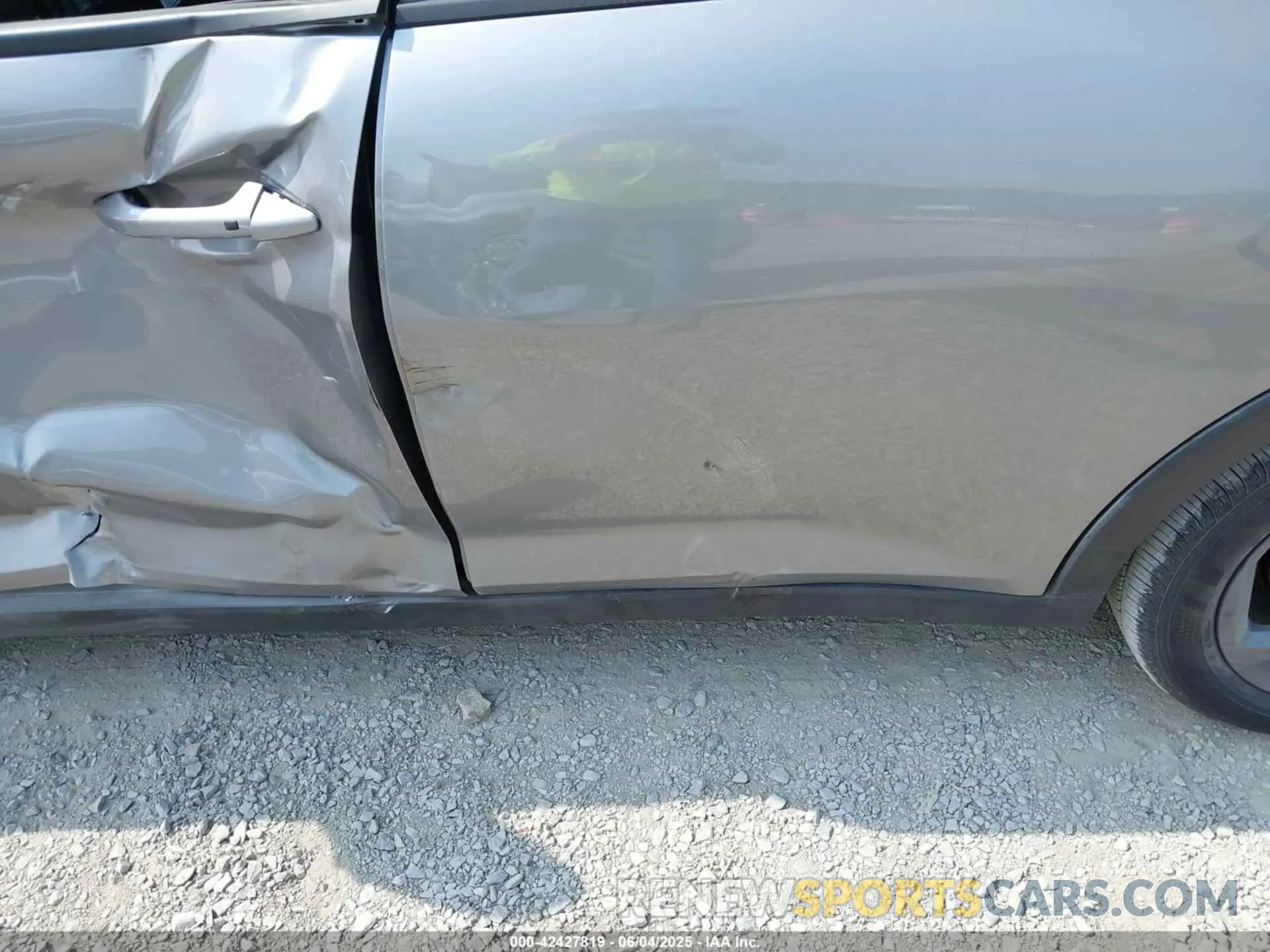 17 Photograph of a damaged car 3KPFT4DE3SE044678 KIA K4 2025