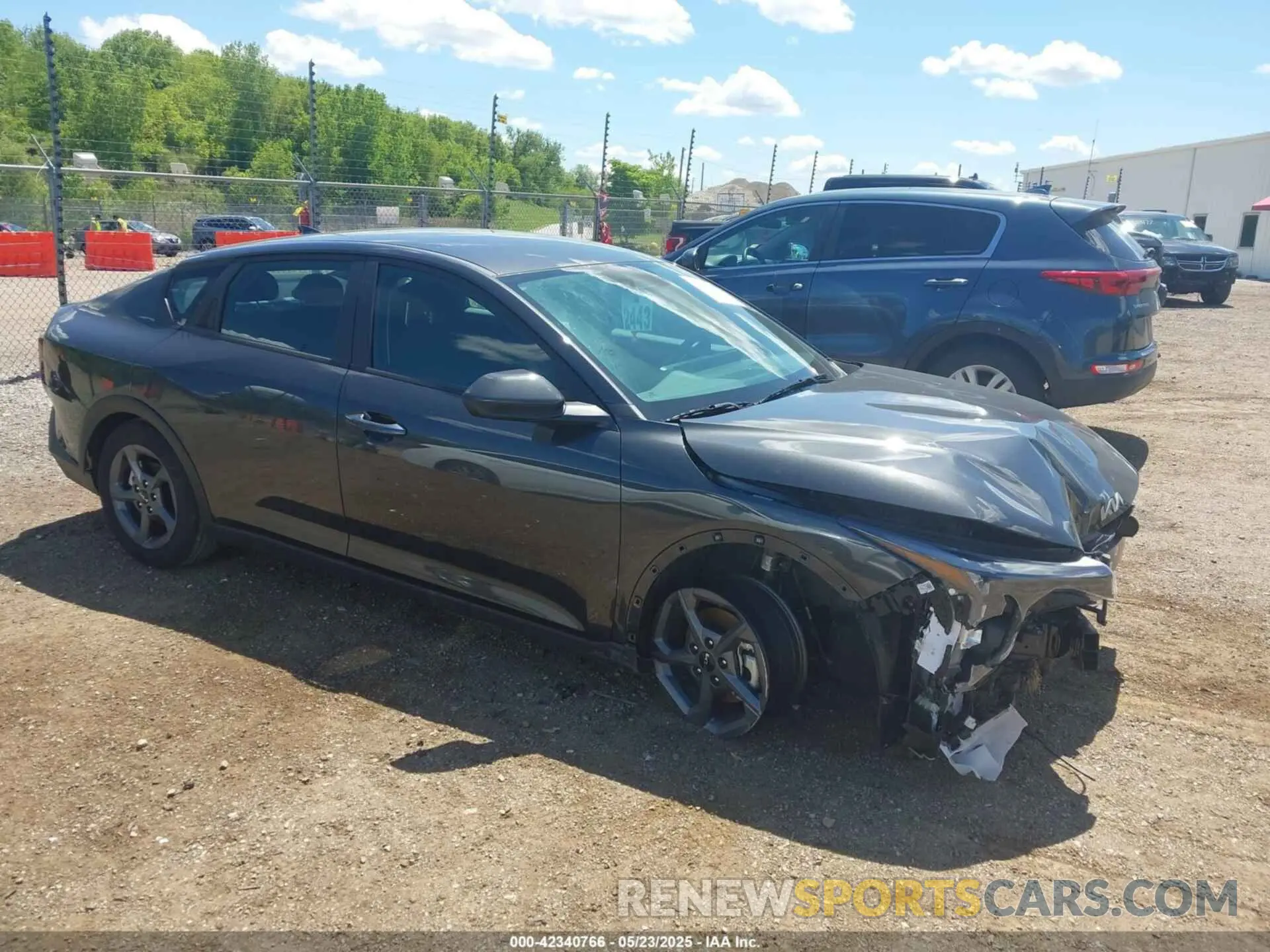 1 Photograph of a damaged car 3KPFT4DE4SE108422 KIA K4 2025