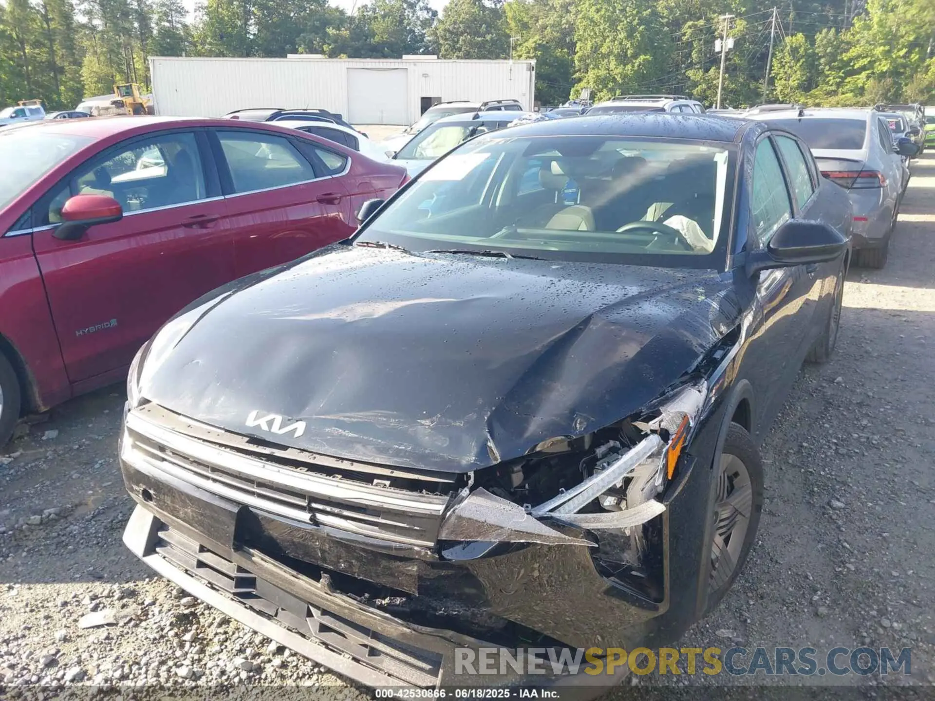 2 Photograph of a damaged car 3KPFT4DE5SE020608 KIA K4 2025