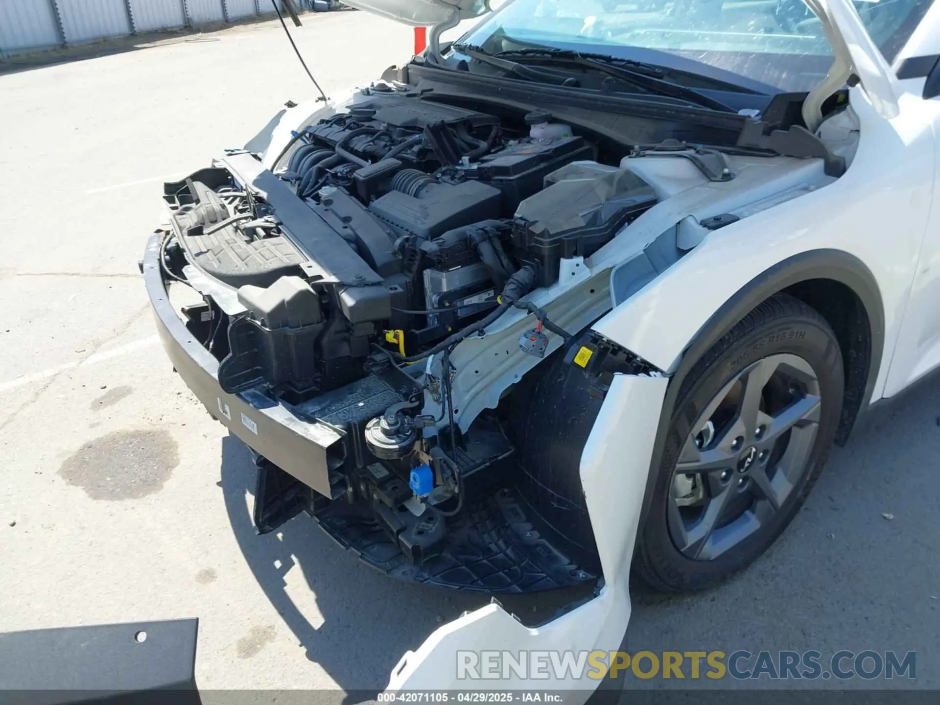 19 Photograph of a damaged car 3KPFT4DE5SE022813 KIA K4 2025