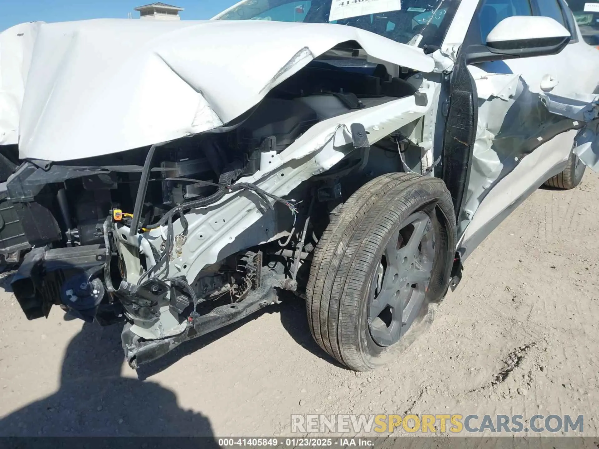 17 Photograph of a damaged car 3KPFT4DE5SE034041 KIA K4 2025