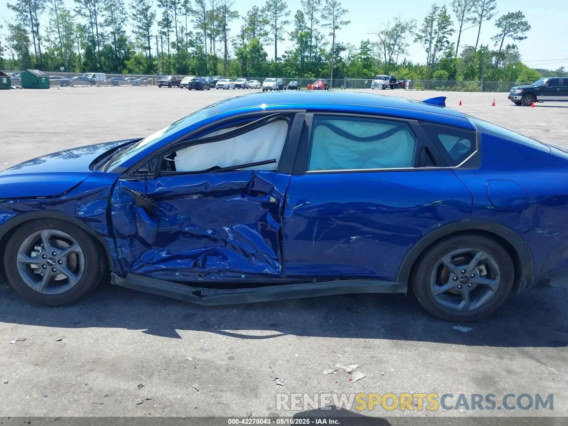 14 Photograph of a damaged car 3KPFT4DE6SE012355 KIA K4 2025