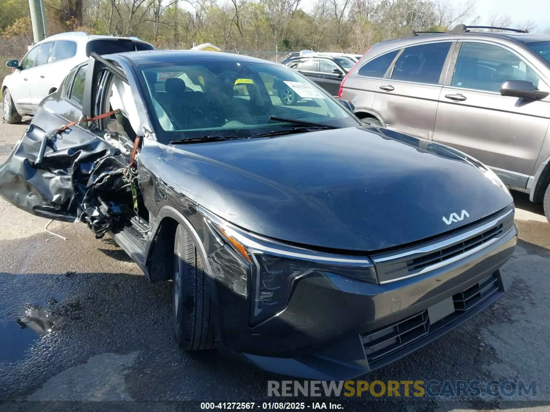 1 Photograph of a damaged car 3KPFT4DE6SE012887 KIA K4 2025
