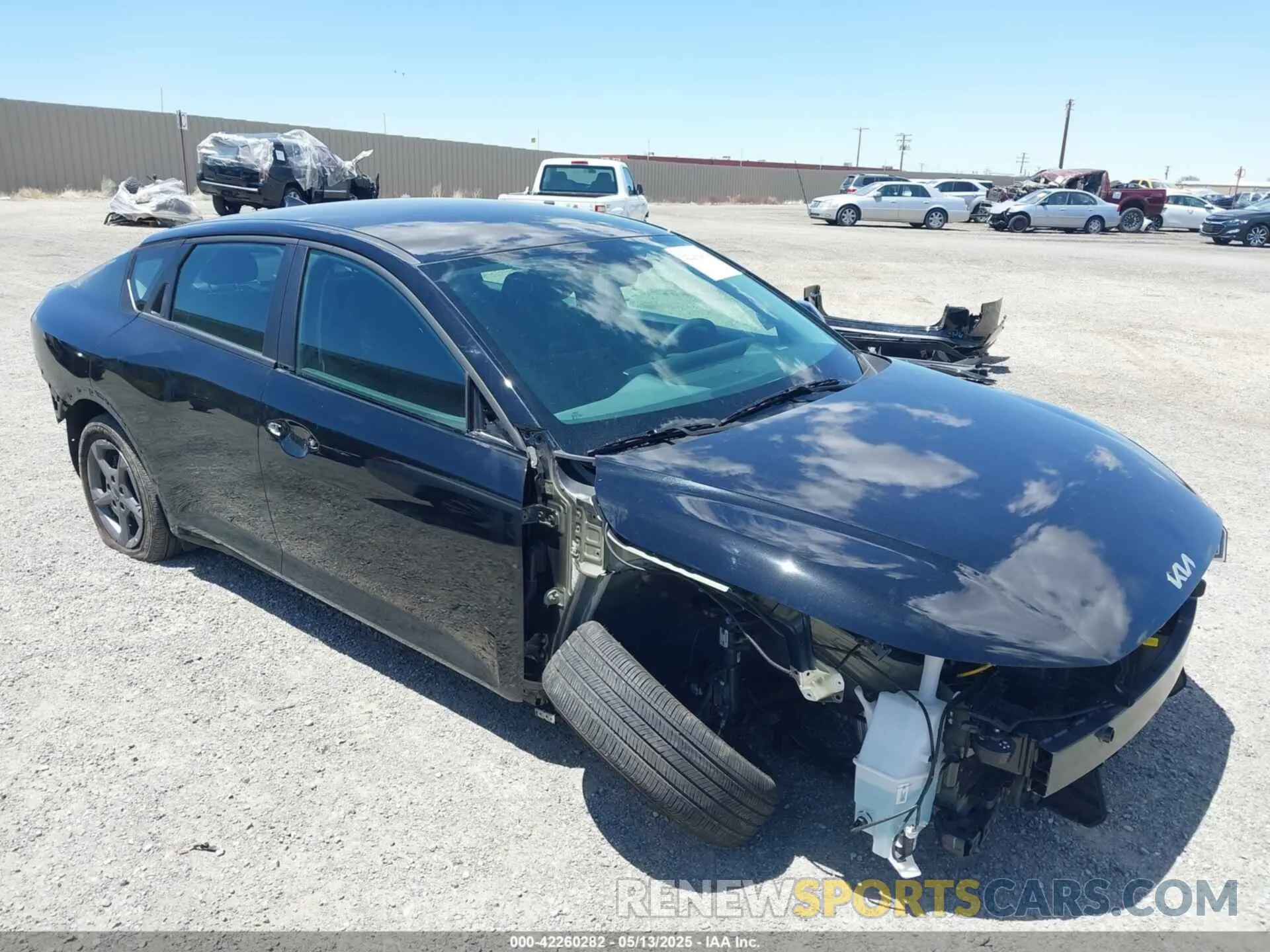 1 Photograph of a damaged car 3KPFT4DE6SE038924 KIA K4 2025