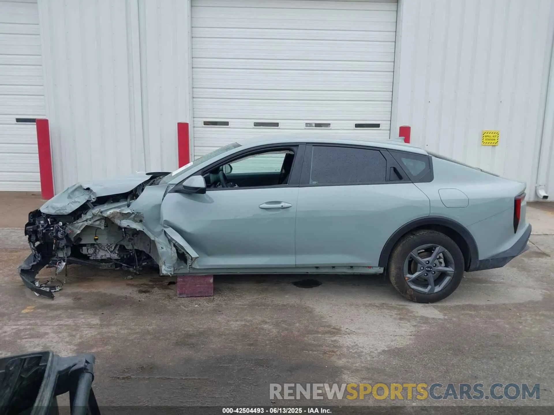 14 Photograph of a damaged car 3KPFT4DE9SE101112 KIA K4 2025
