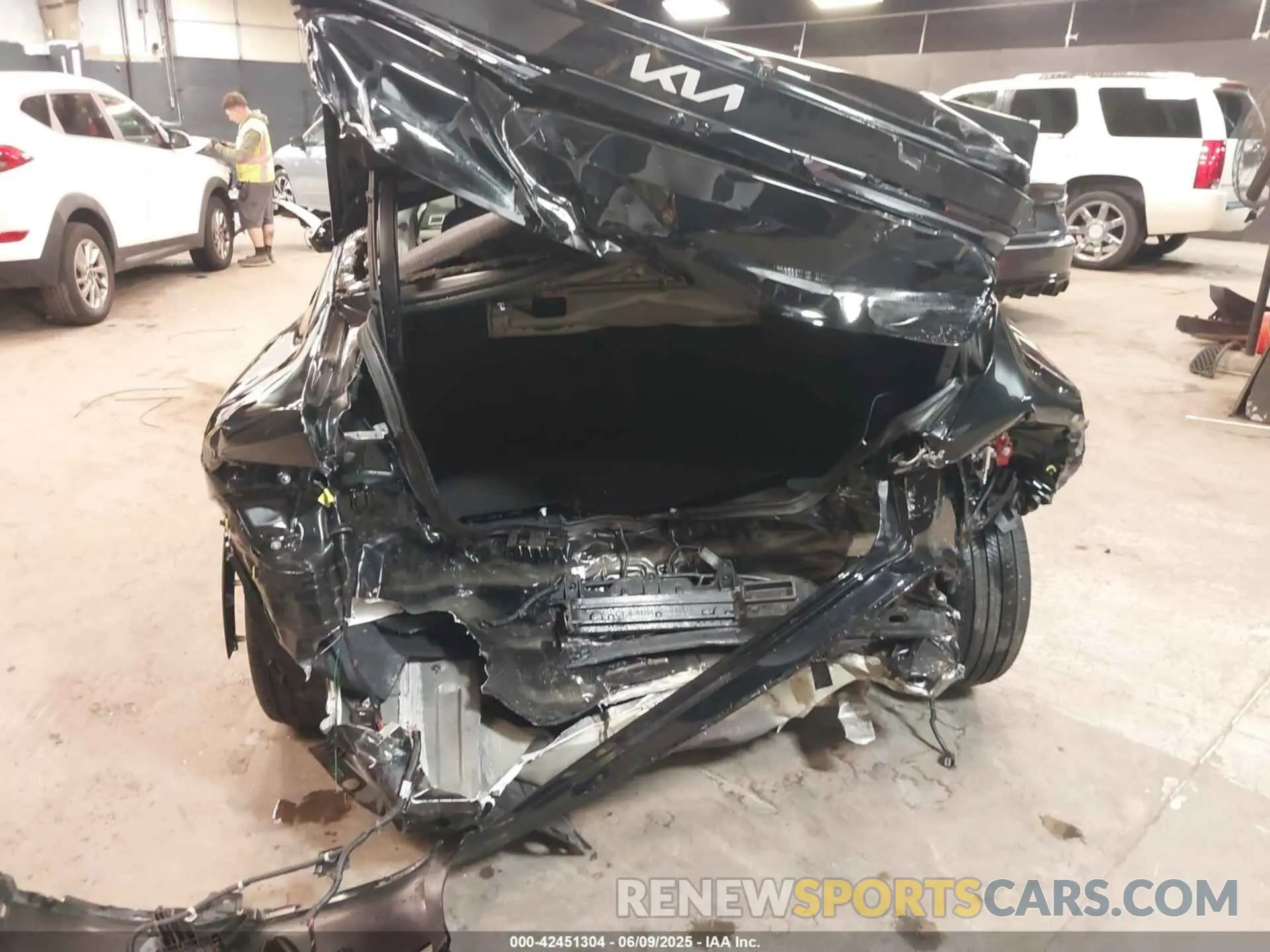 16 Photograph of a damaged car 3KPFU4DE1SE011689 KIA K4 2025
