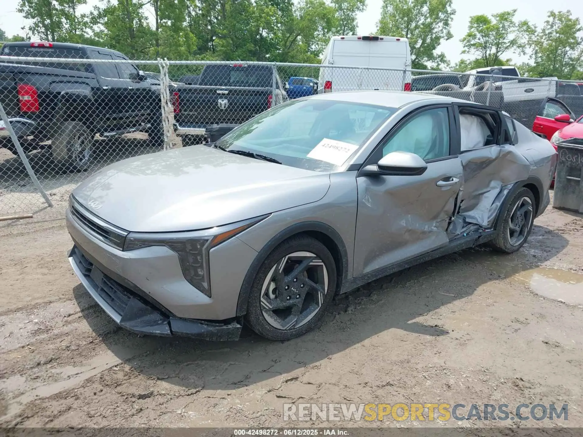 2 Photograph of a damaged car 3KPFU4DE1SE127376 KIA K4 2025