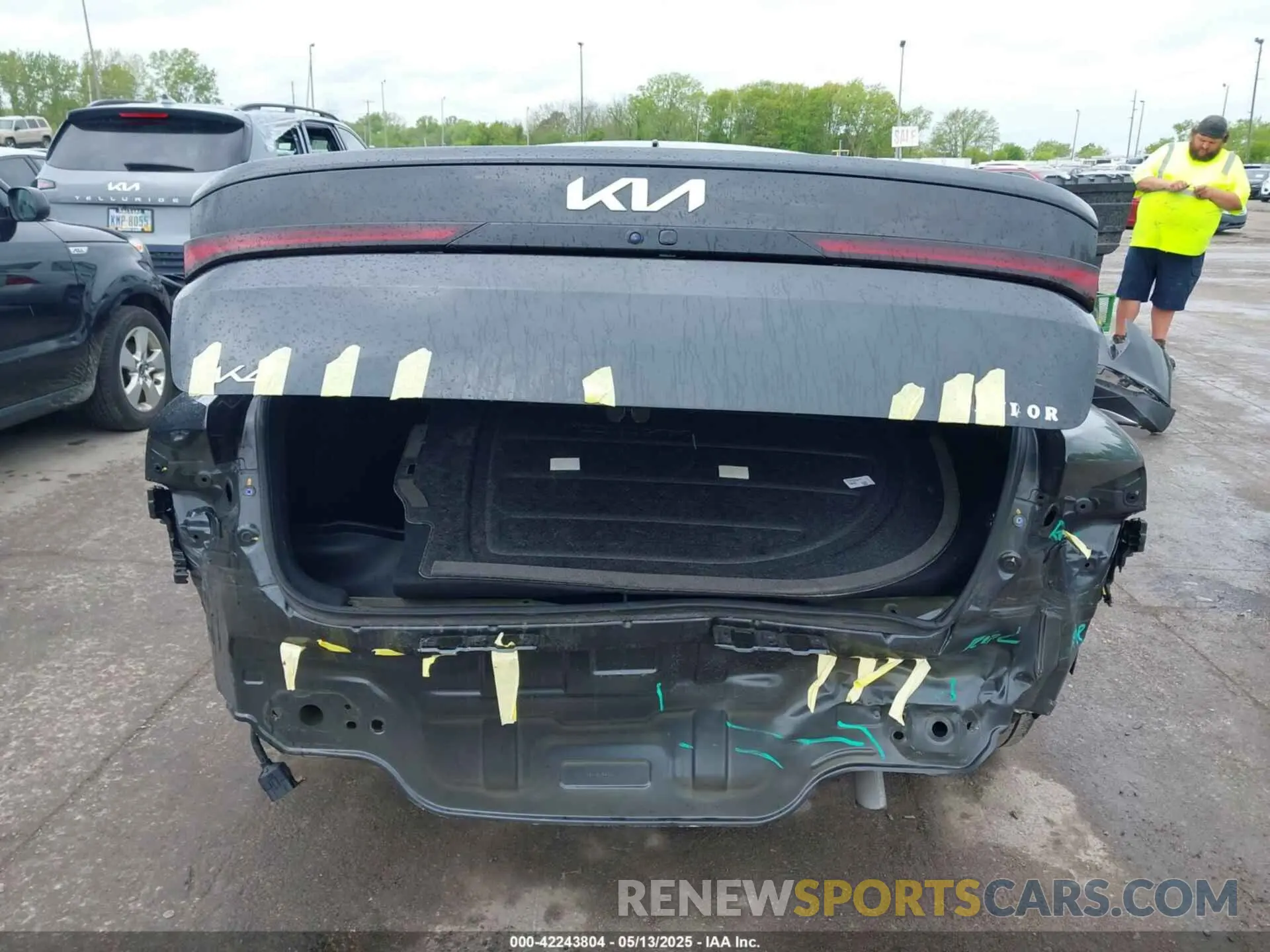 17 Photograph of a damaged car 3KPFU4DE2SE013855 KIA K4 2025