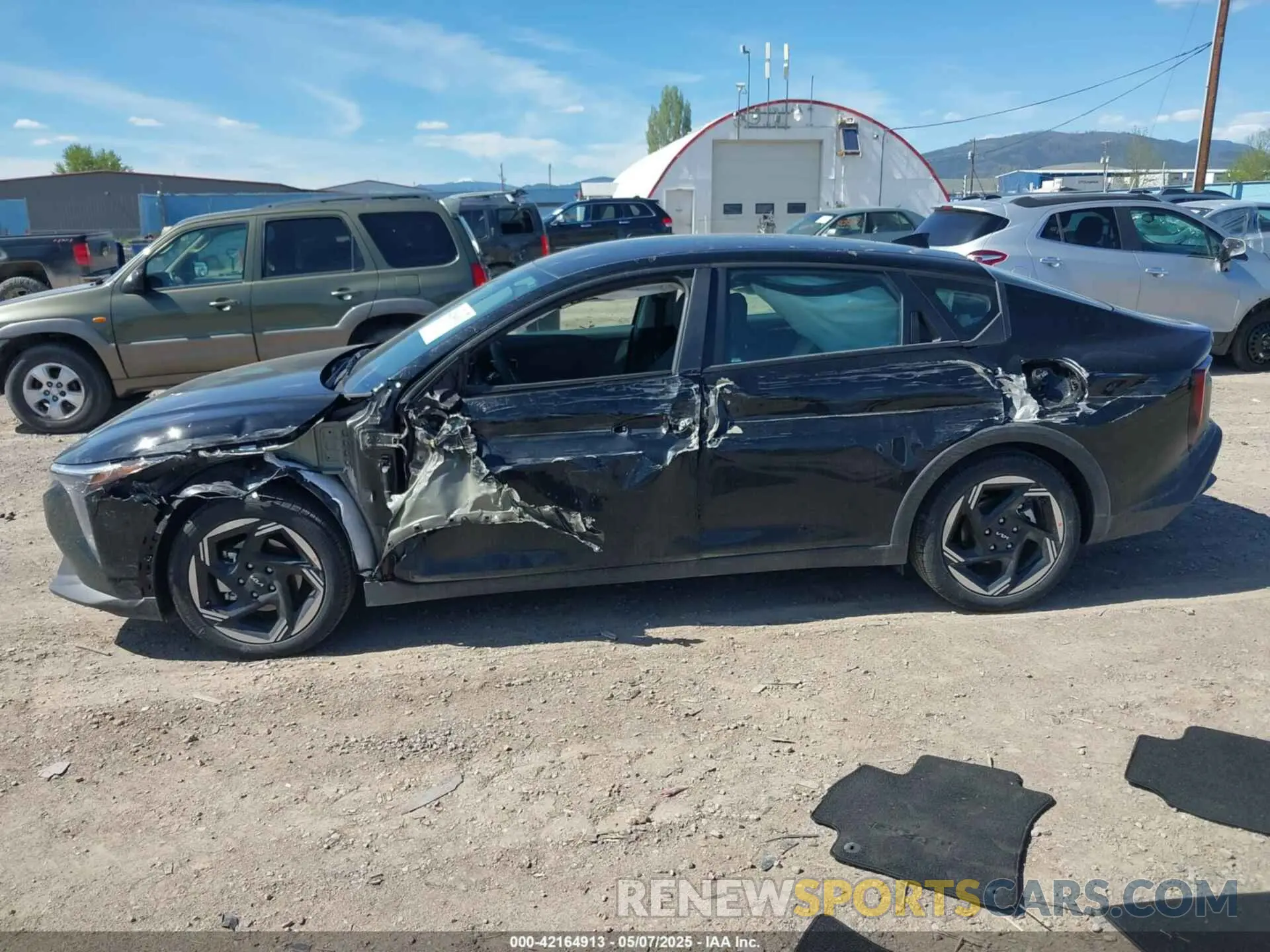 14 Photograph of a damaged car 3KPFU4DE5SE005426 KIA K4 2025