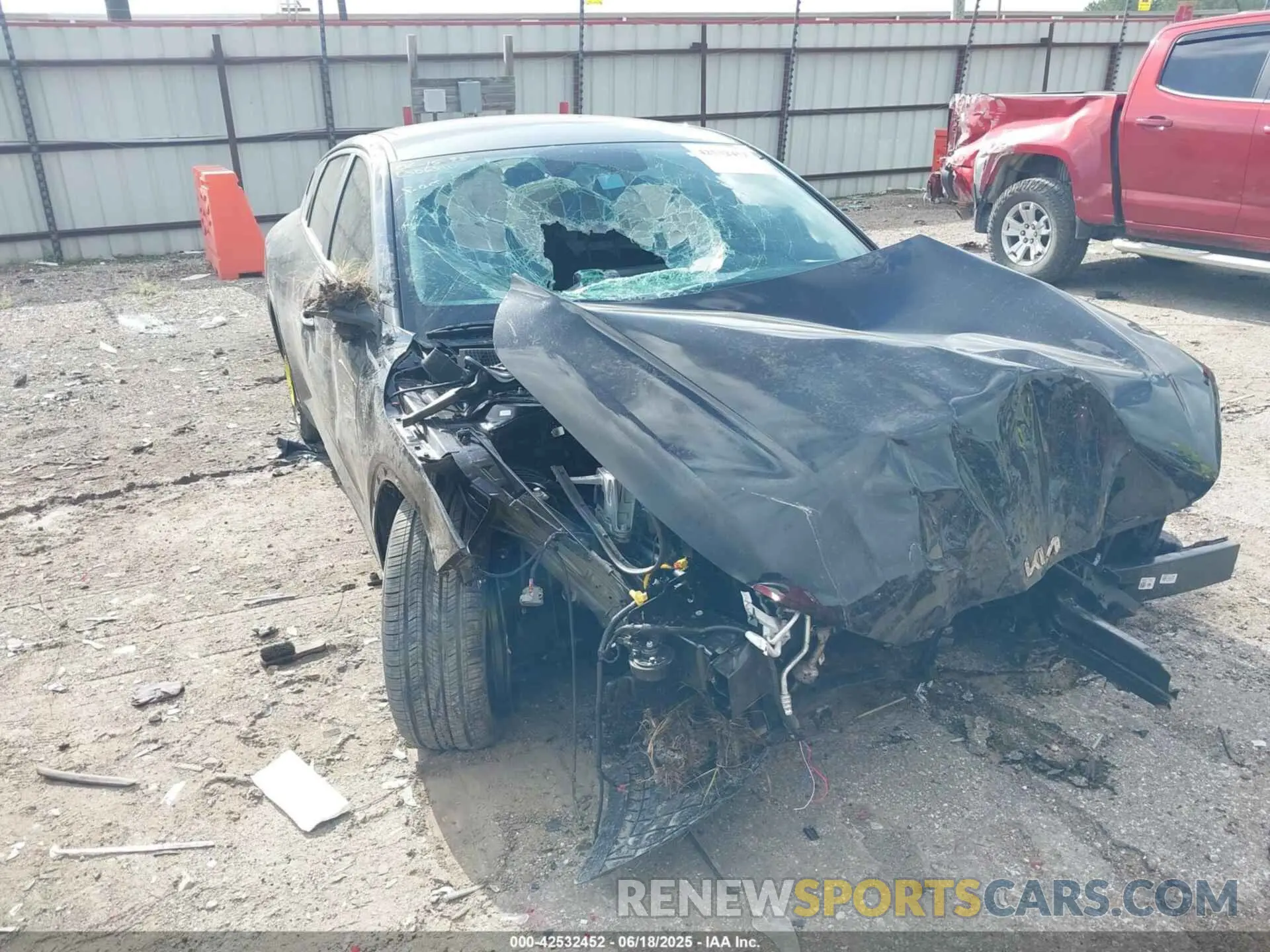 1 Photograph of a damaged car 3KPFU4DE6SE148191 KIA K4 2025