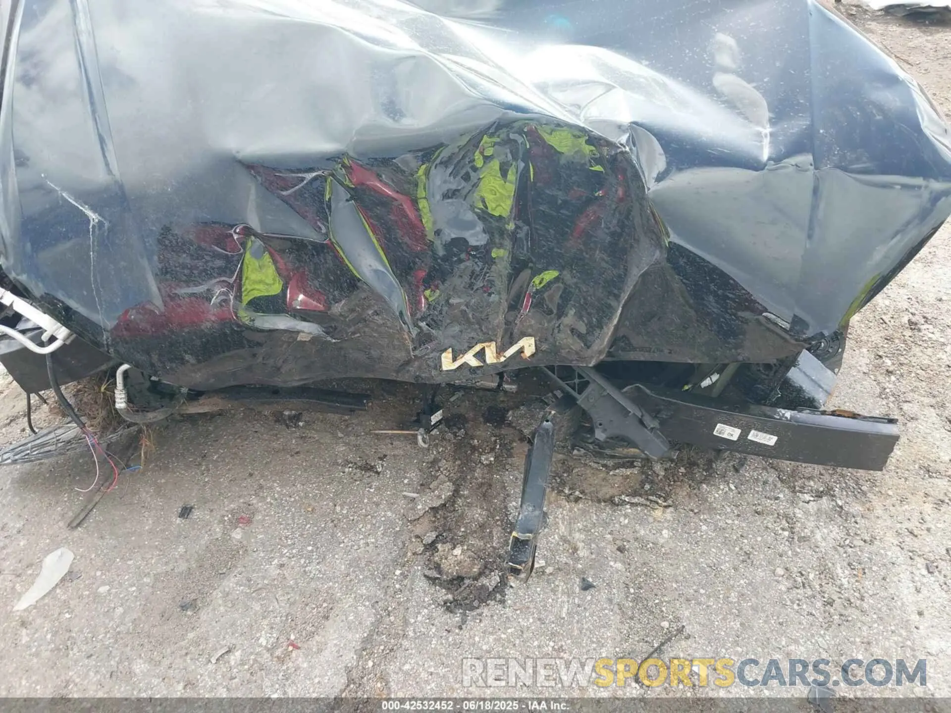 11 Photograph of a damaged car 3KPFU4DE6SE148191 KIA K4 2025