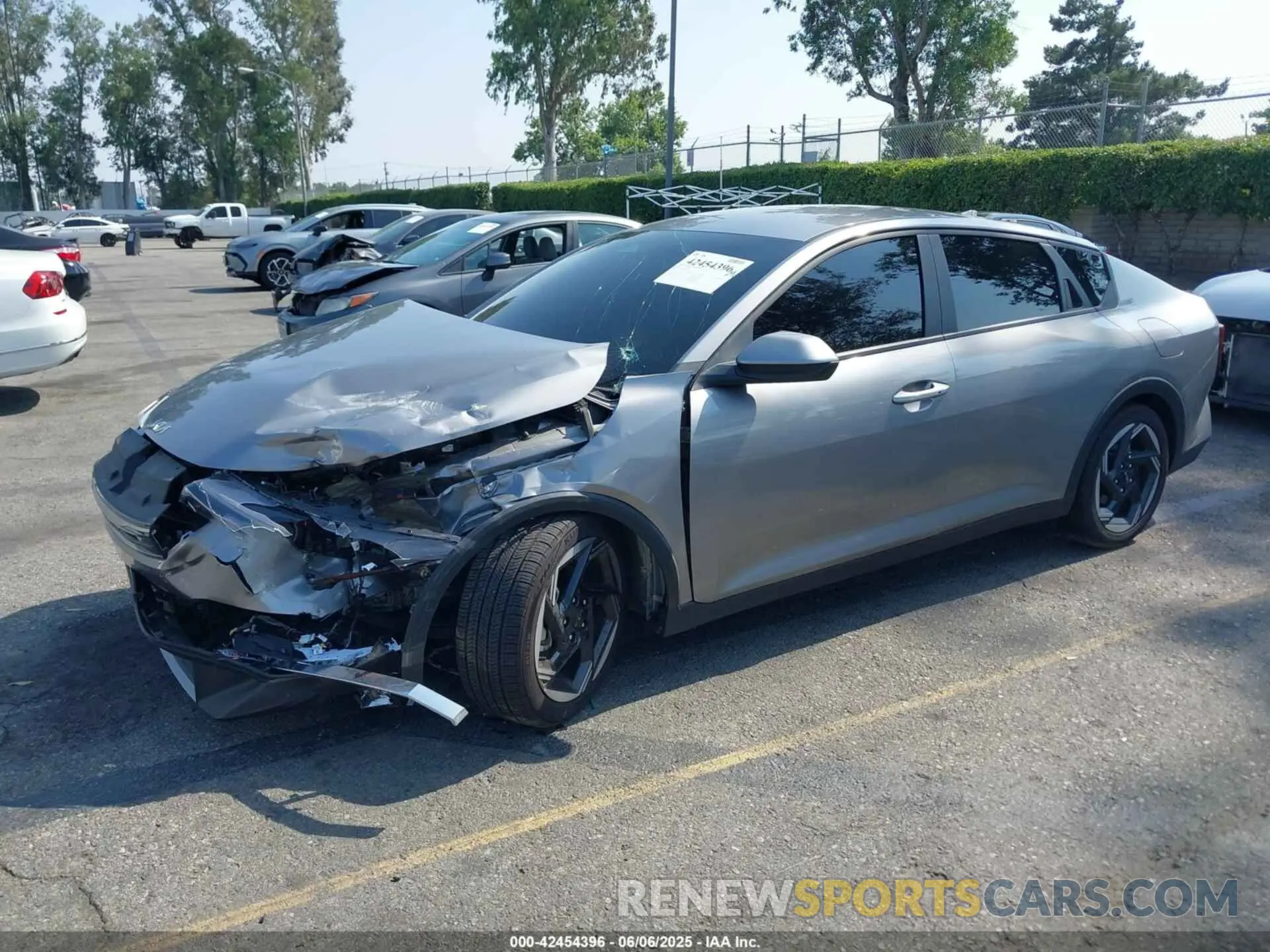2 Photograph of a damaged car 3KPFU4DE9SE032354 KIA K4 2025