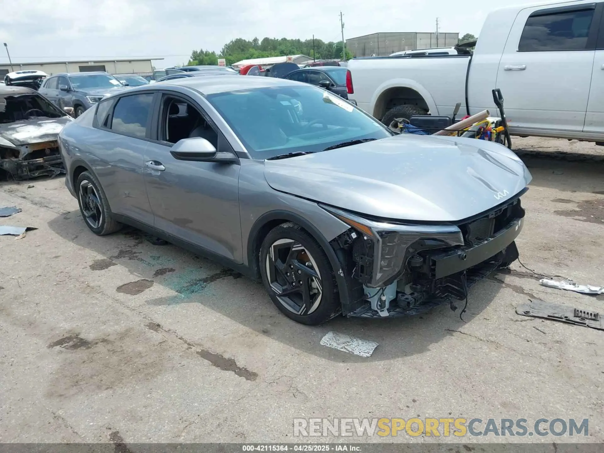 1 Photograph of a damaged car 3KPFU4DEXSE008693 KIA K4 2025