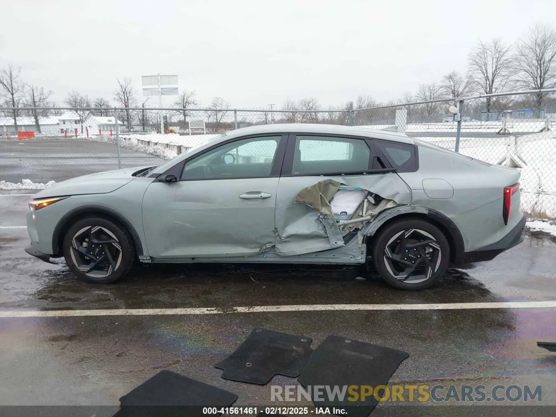 15 Photograph of a damaged car 3KPFU4DEXSE014185 KIA K4 2025