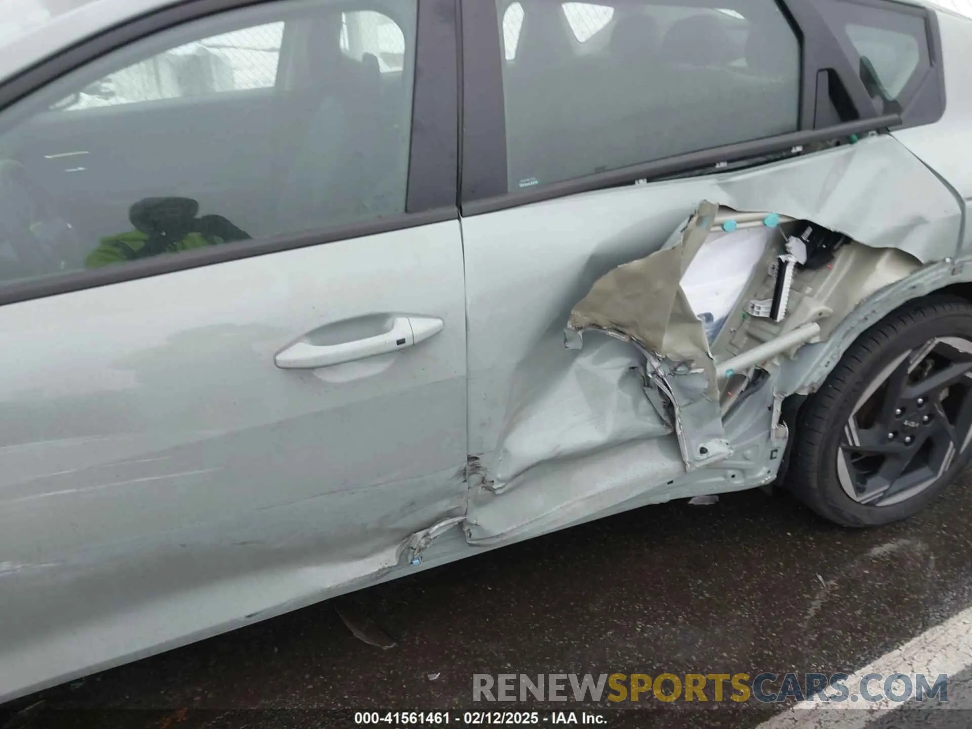 6 Photograph of a damaged car 3KPFU4DEXSE014185 KIA K4 2025