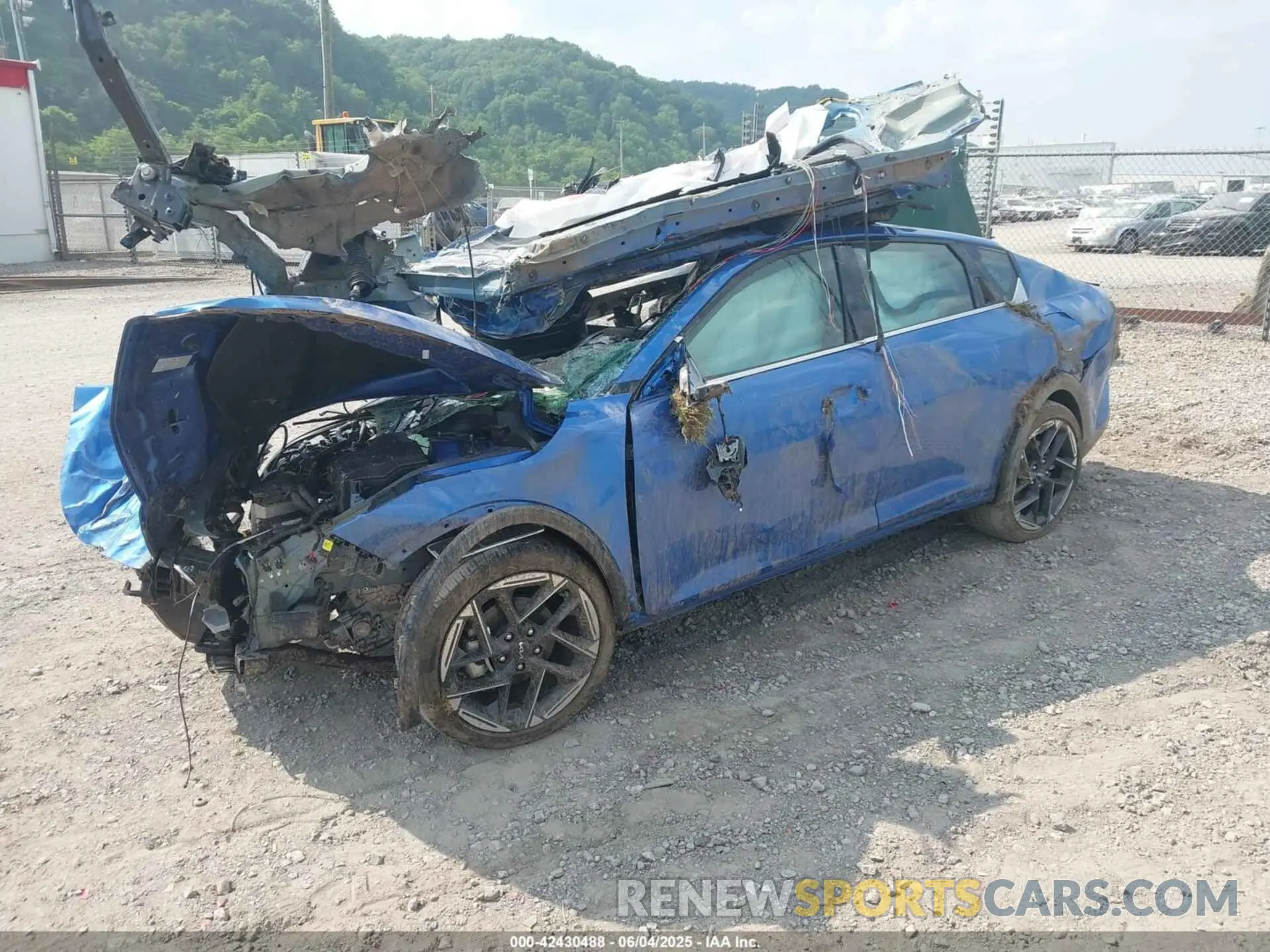 2 Photograph of a damaged car 3KPFW4DE0SE037713 KIA K4 2025