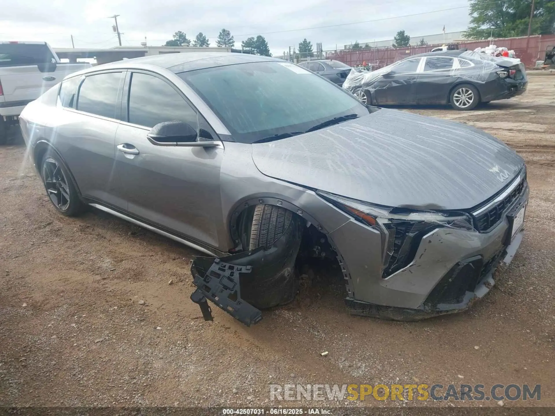 1 Photograph of a damaged car 3KPFW4DE4SE086445 KIA K4 2025