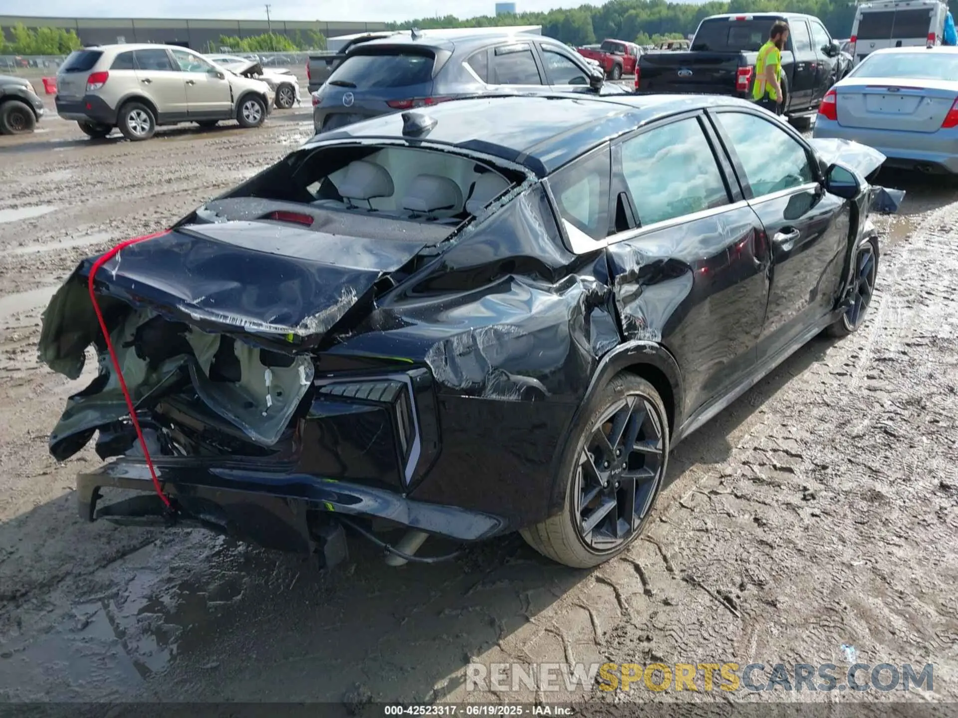 4 Photograph of a damaged car 3KPFW4DE9SE055658 KIA K4 2025