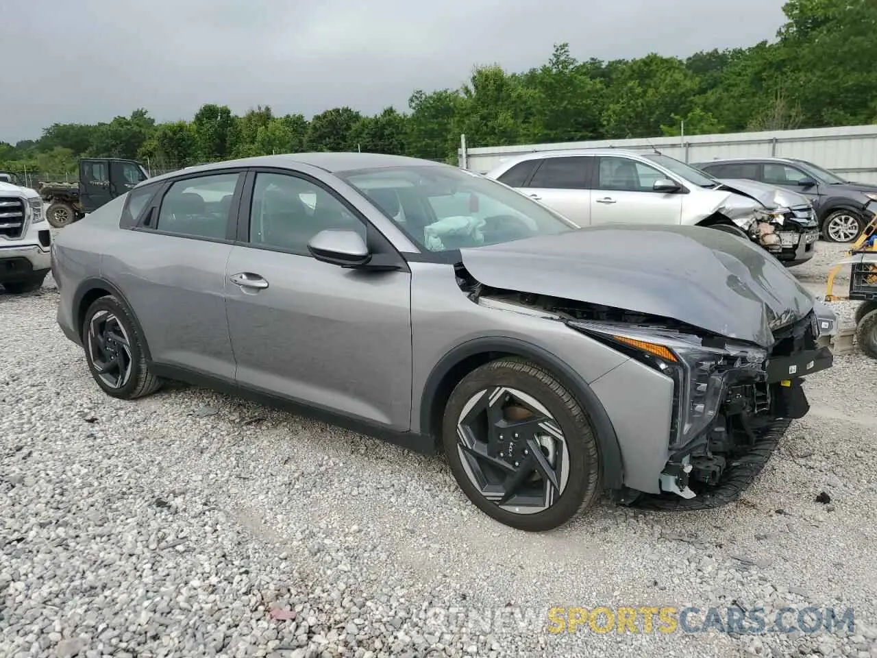 4 Photograph of a damaged car 3KPFU4DEXSE023937 KIA K4 EX 2025