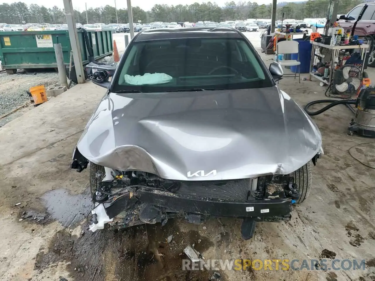 5 Photograph of a damaged car 3KPFT4DE3SE035740 KIA K4 LX 2025
