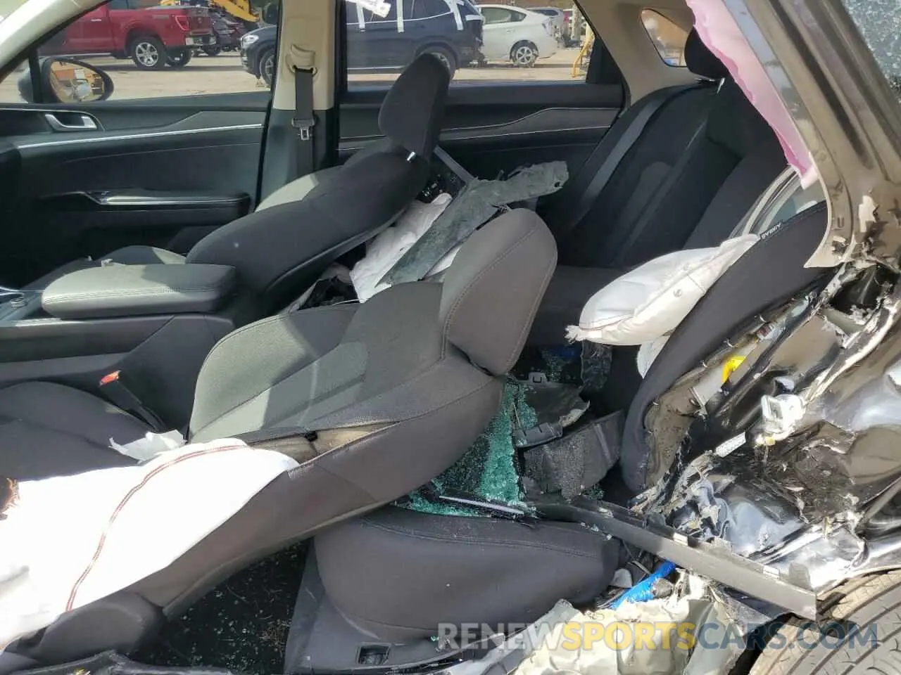 10 Photograph of a damaged car 5XXG14J20MG005058 KIA K5 2021
