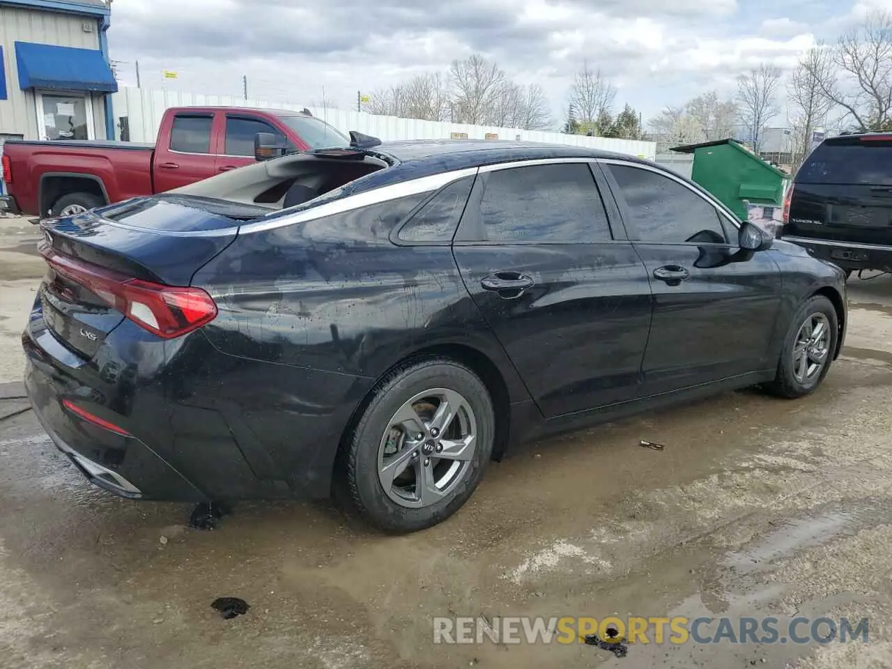 3 Photograph of a damaged car 5XXG14J21MG015727 KIA K5 2021