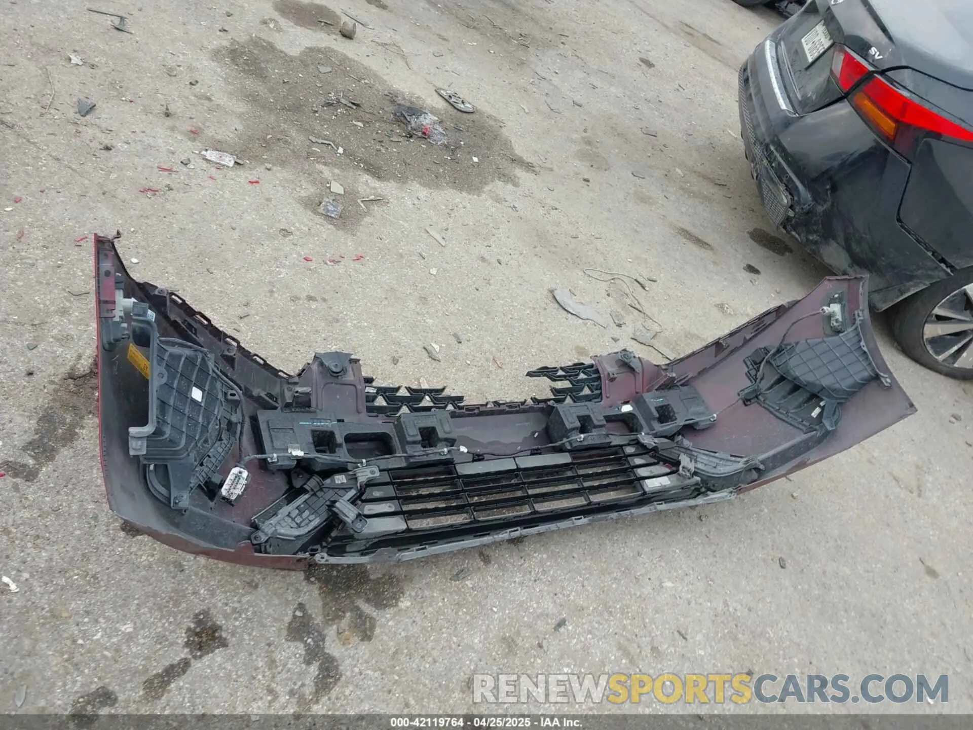 12 Photograph of a damaged car 5XXG14J21MG017526 KIA K5 2021