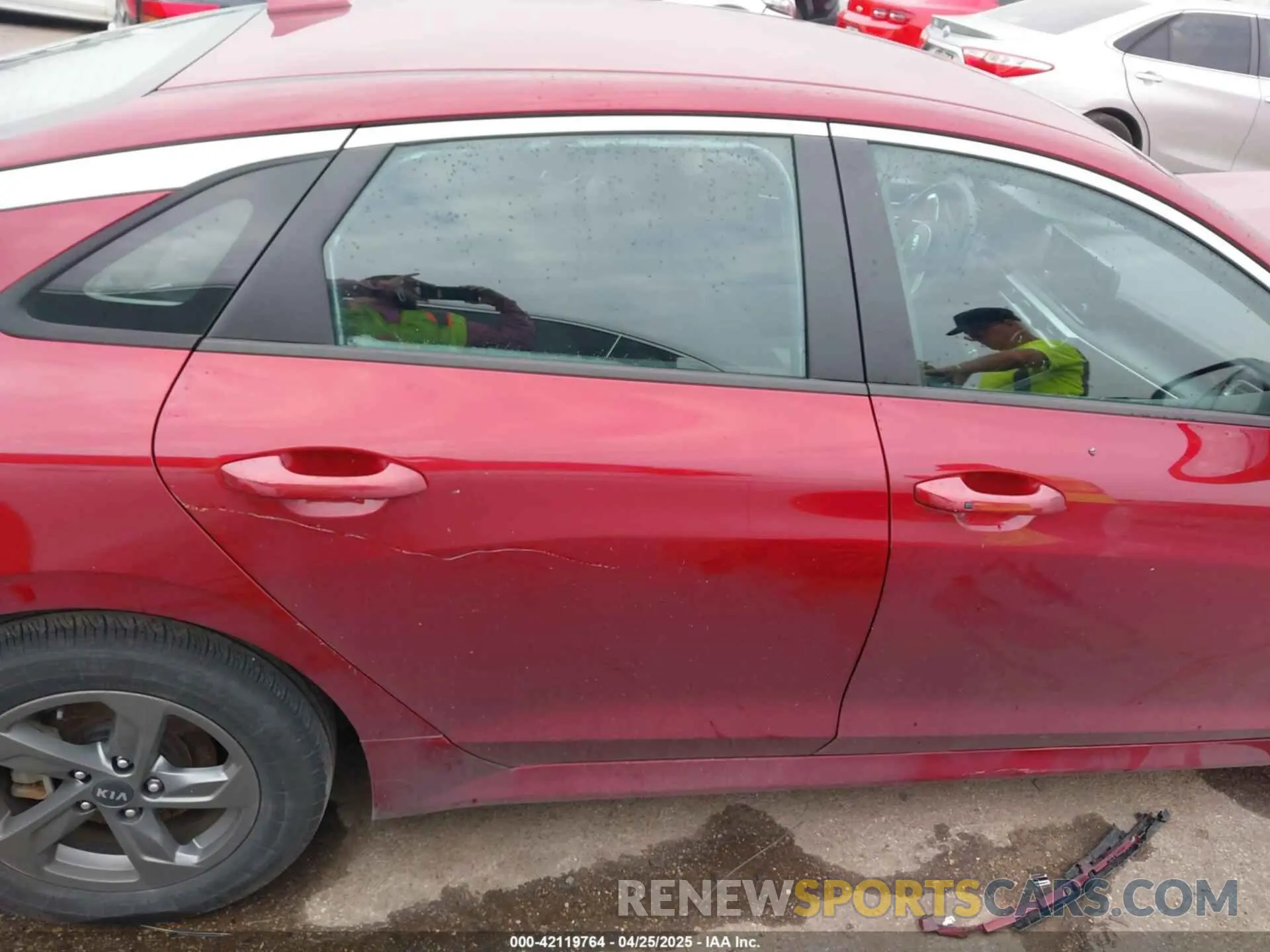 14 Photograph of a damaged car 5XXG14J21MG017526 KIA K5 2021