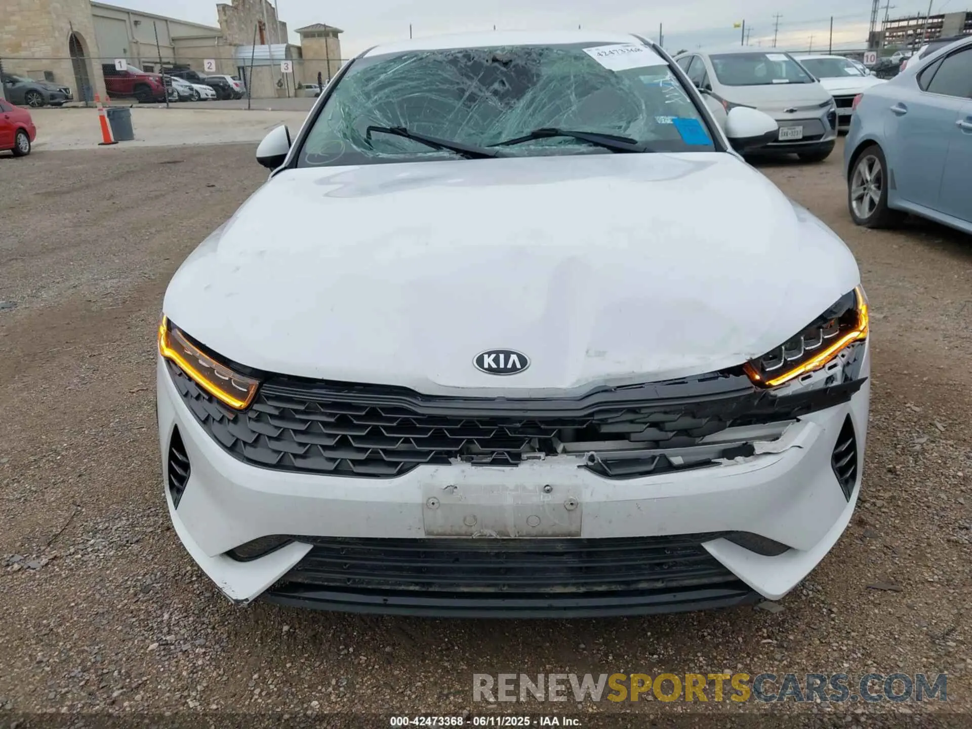 12 Photograph of a damaged car 5XXG14J21MG018076 KIA K5 2021