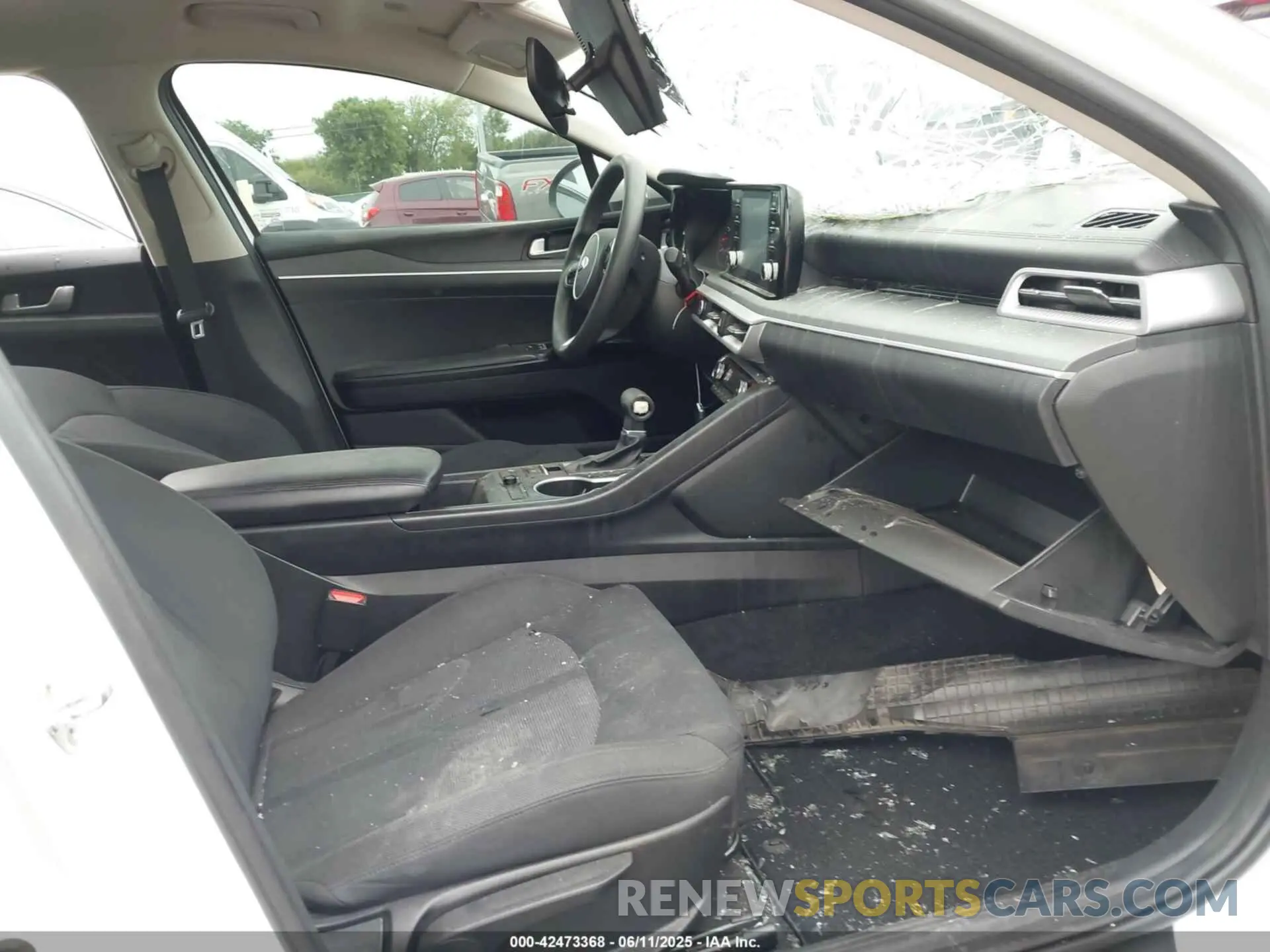 5 Photograph of a damaged car 5XXG14J21MG018076 KIA K5 2021