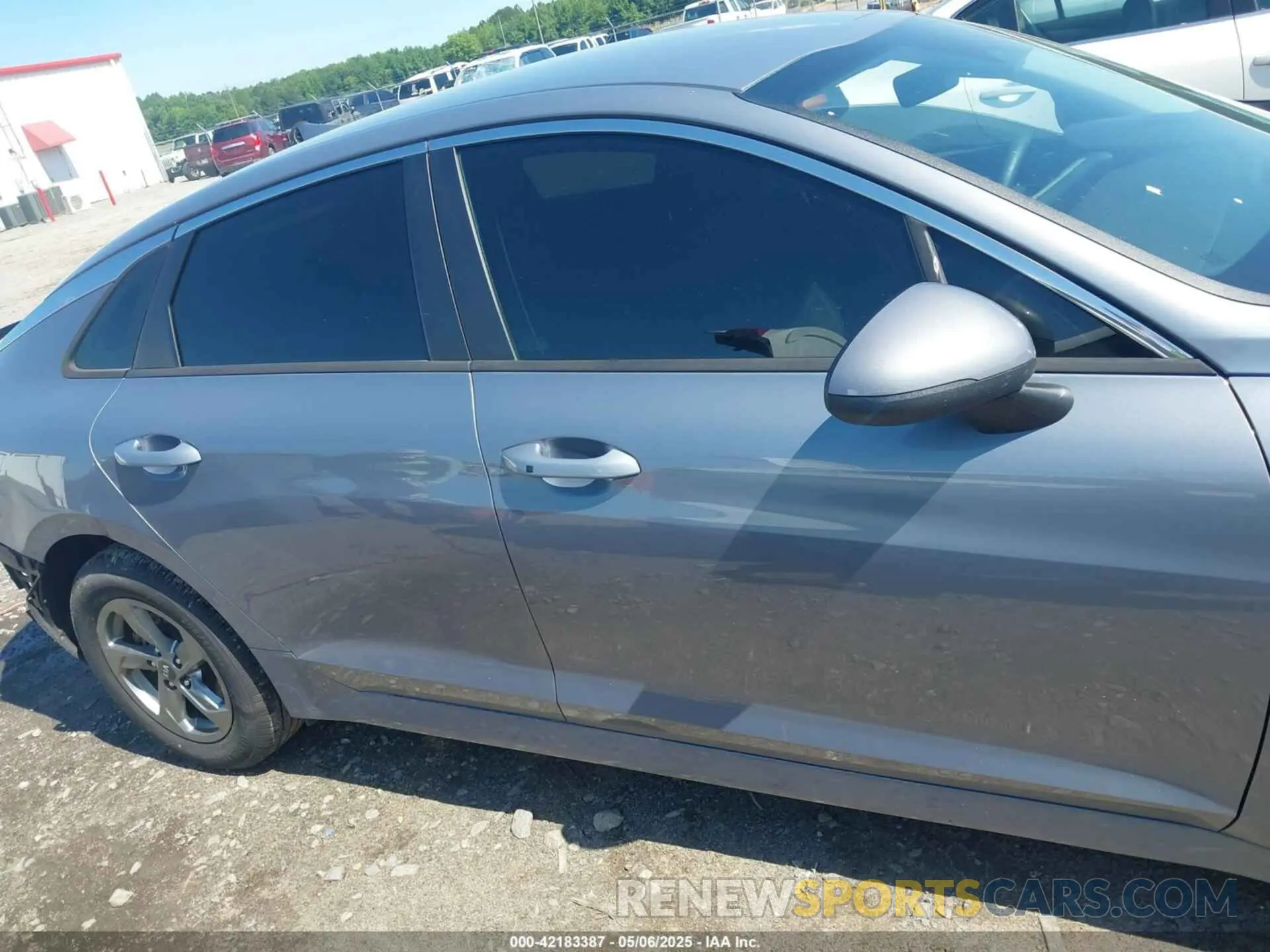 13 Photograph of a damaged car 5XXG14J21MG020801 KIA K5 2021