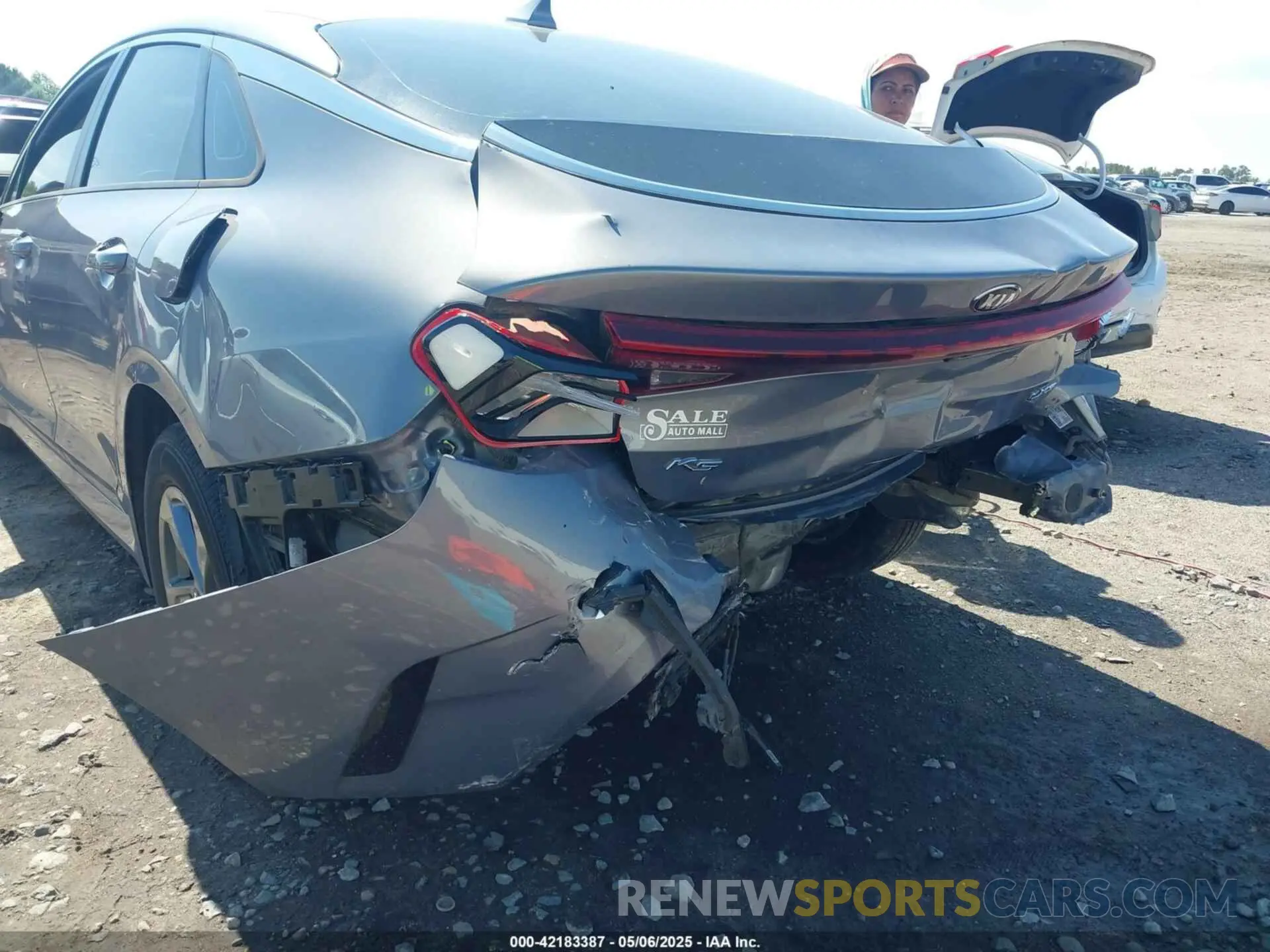 6 Photograph of a damaged car 5XXG14J21MG020801 KIA K5 2021