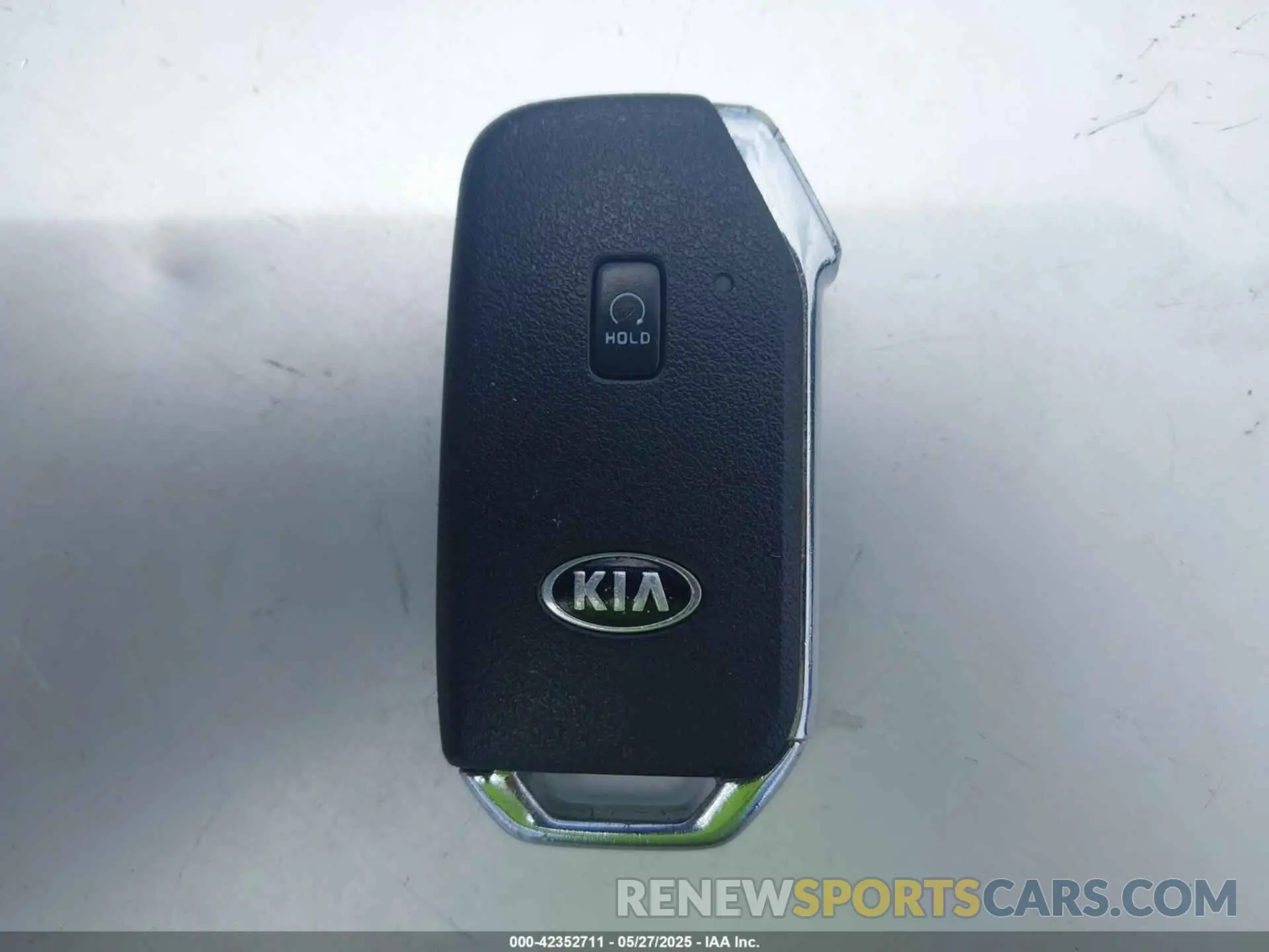 11 Photograph of a damaged car 5XXG14J21MG046170 KIA K5 2021