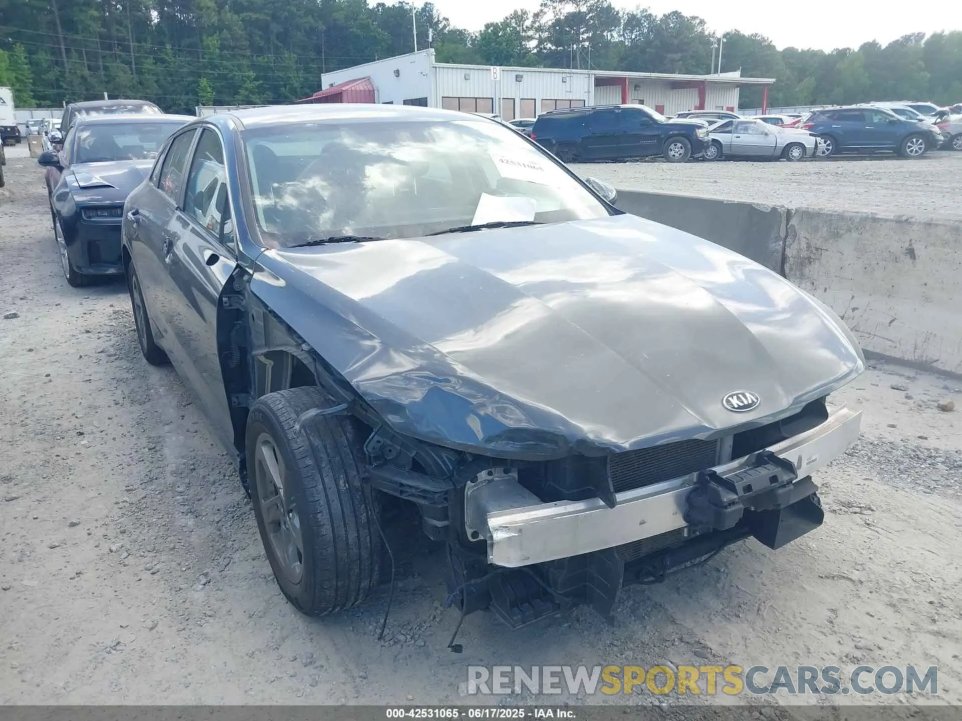 1 Photograph of a damaged car 5XXG14J21MG065740 KIA K5 2021