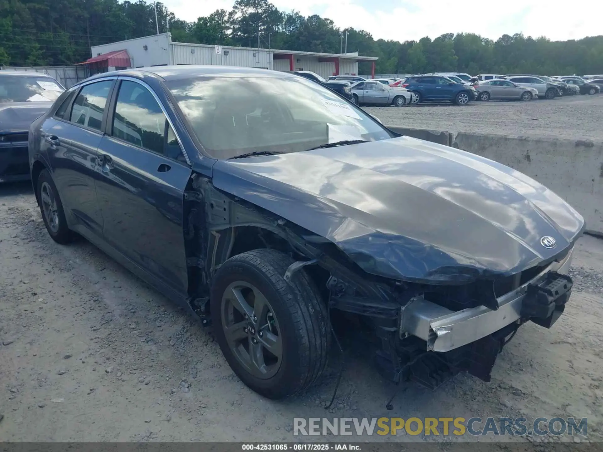 13 Photograph of a damaged car 5XXG14J21MG065740 KIA K5 2021