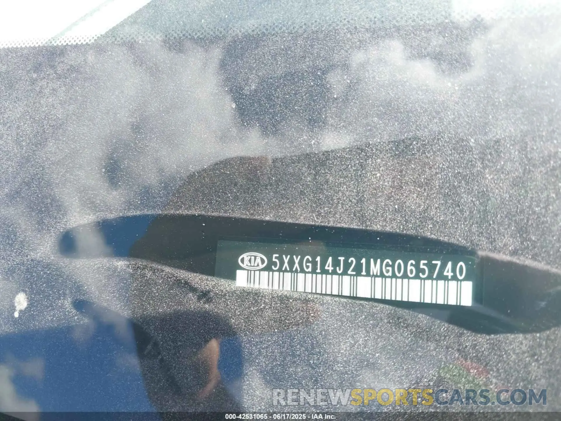 9 Photograph of a damaged car 5XXG14J21MG065740 KIA K5 2021