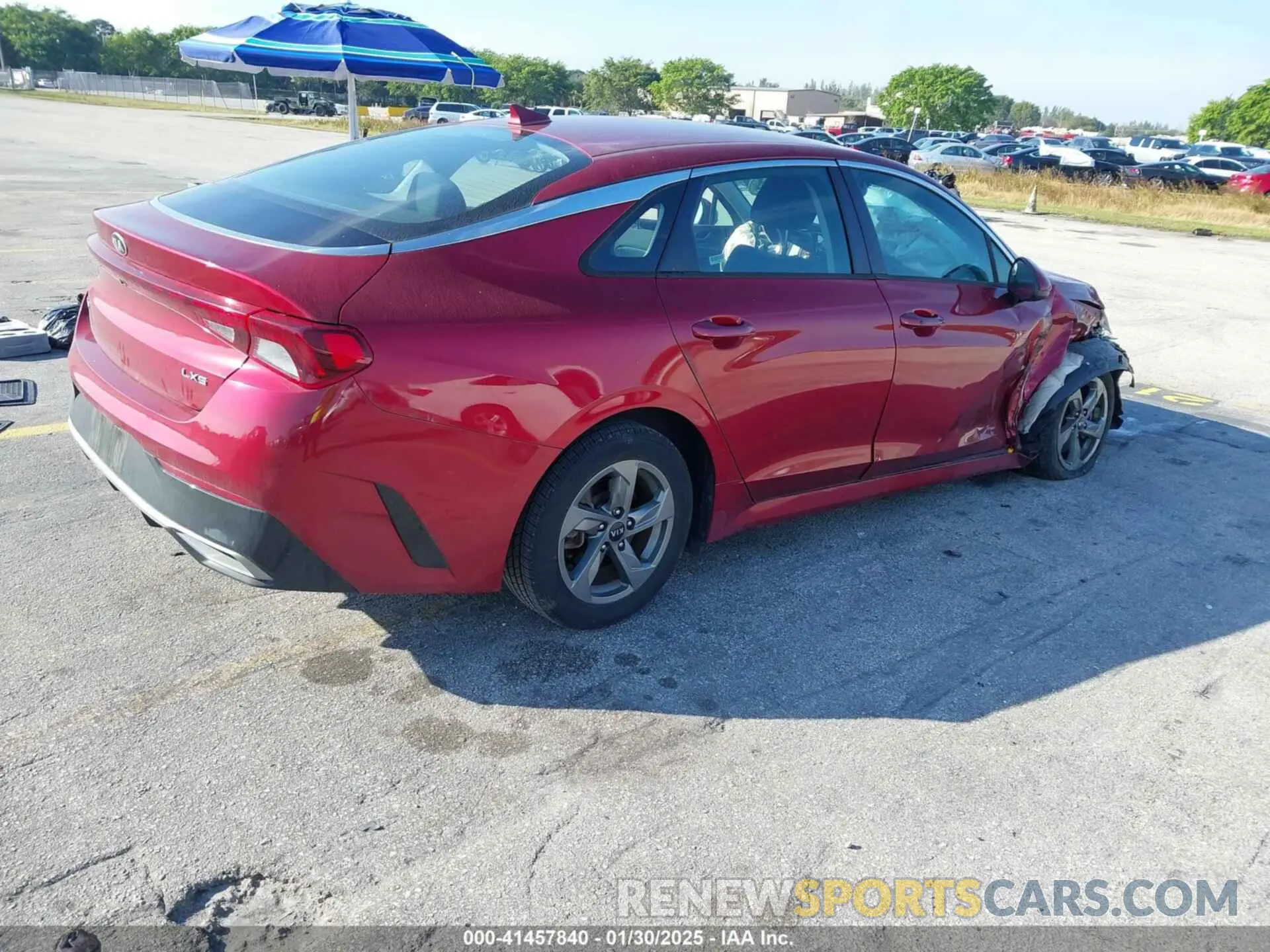 4 Photograph of a damaged car 5XXG14J21MG072199 KIA K5 2021