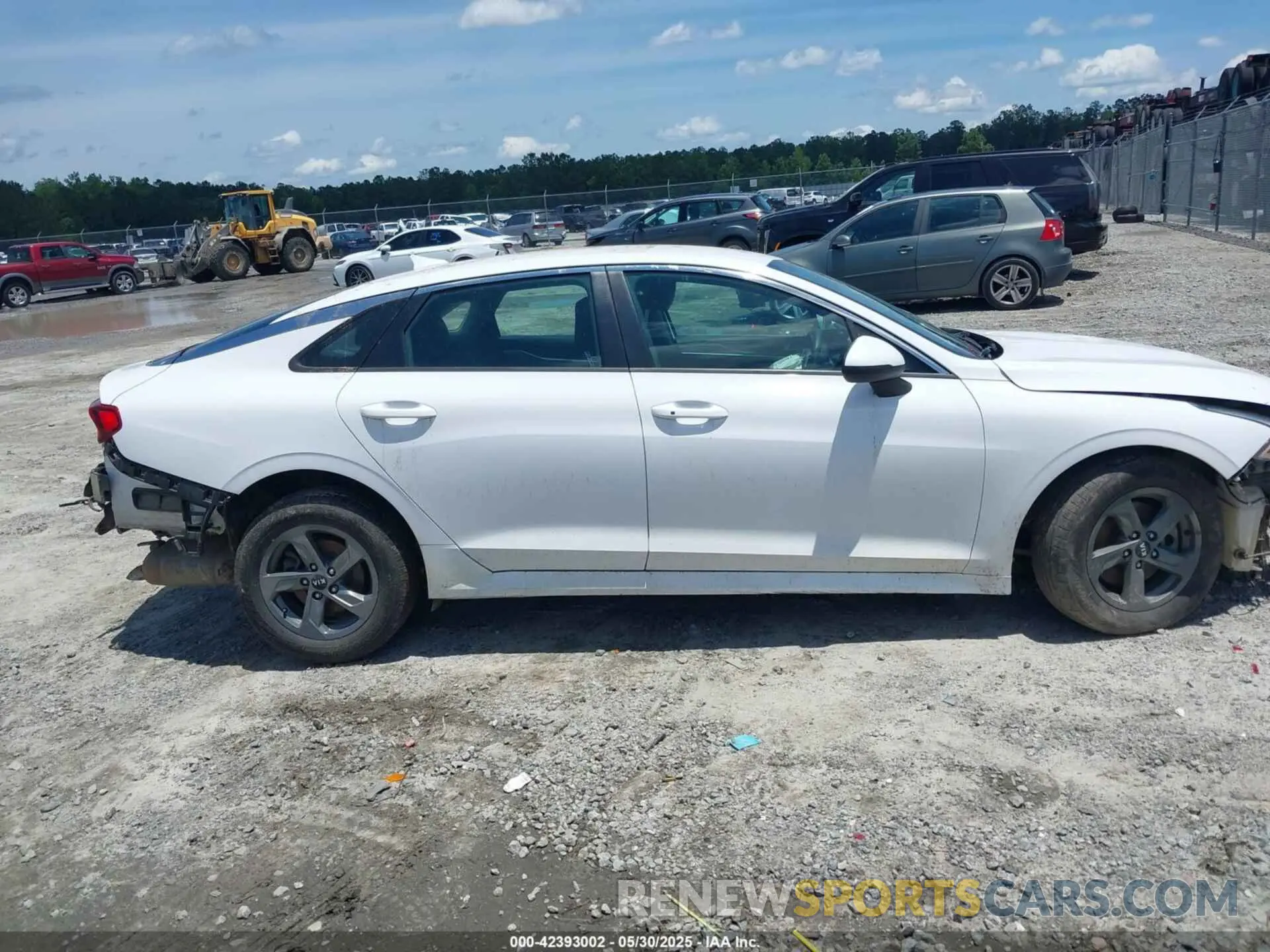 13 Photograph of a damaged car 5XXG14J22MG040183 KIA K5 2021