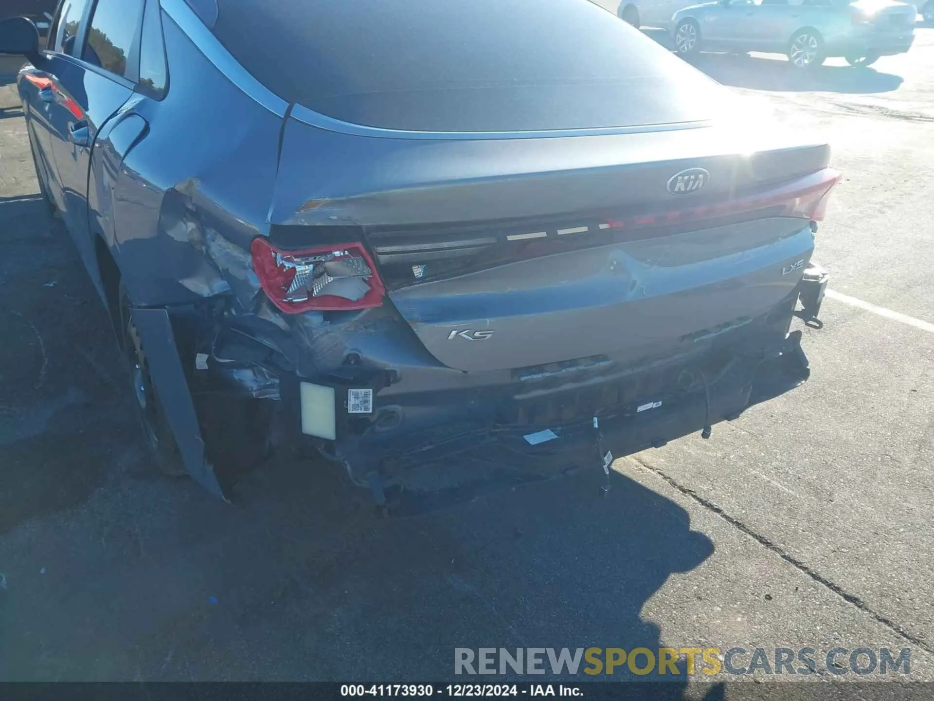18 Photograph of a damaged car 5XXG14J22MG054102 KIA K5 2021