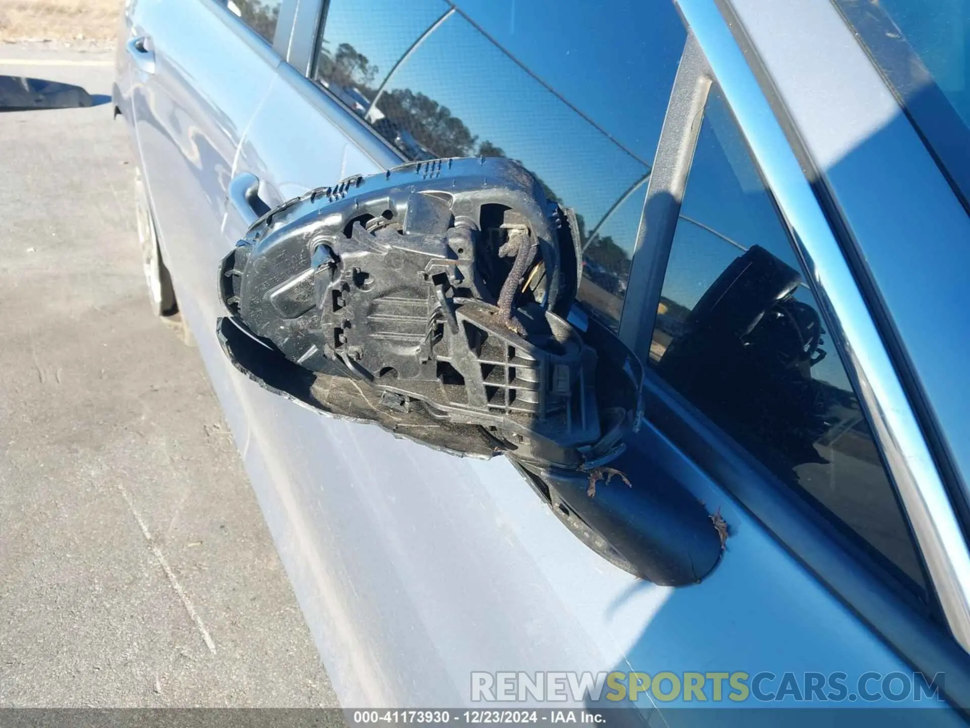 19 Photograph of a damaged car 5XXG14J22MG054102 KIA K5 2021