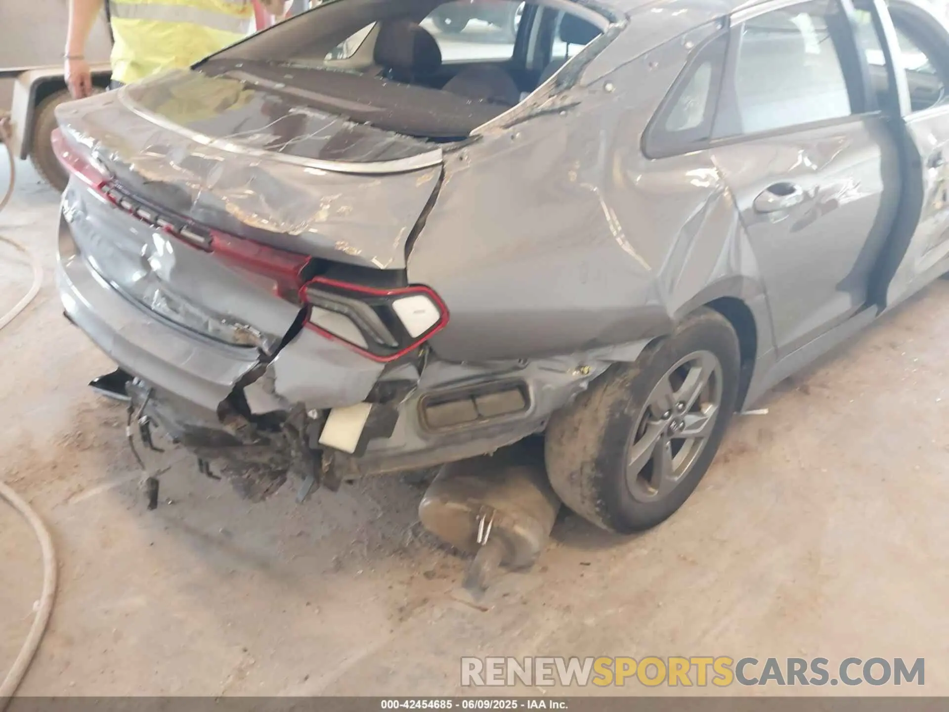 6 Photograph of a damaged car 5XXG14J22MG059512 KIA K5 2021