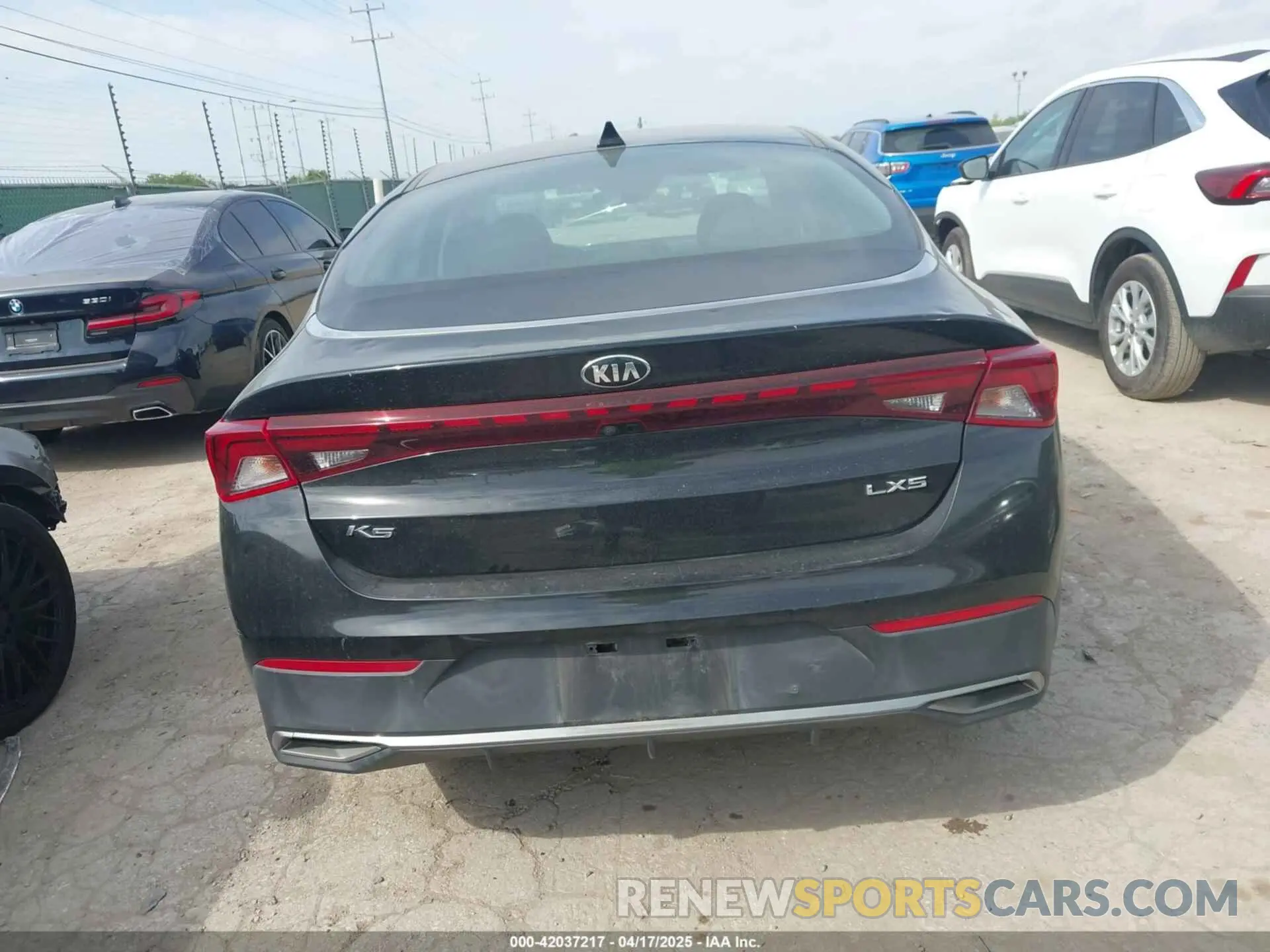 16 Photograph of a damaged car 5XXG14J23MG051922 KIA K5 2021