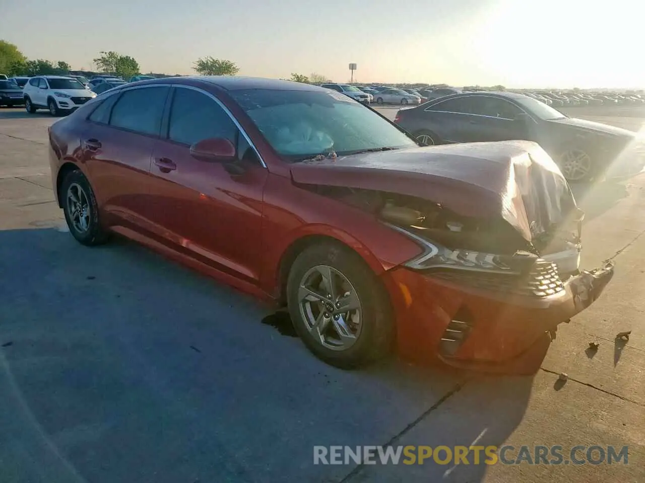 4 Photograph of a damaged car 5XXG14J23MG053282 KIA K5 2021