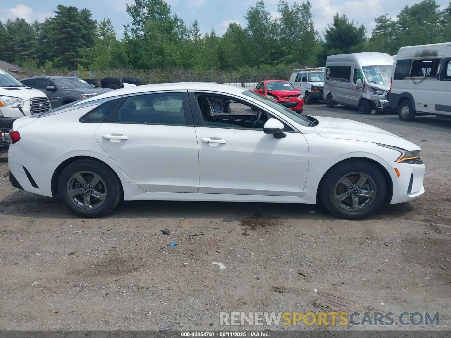 13 Photograph of a damaged car 5XXG14J23MG056151 KIA K5 2021