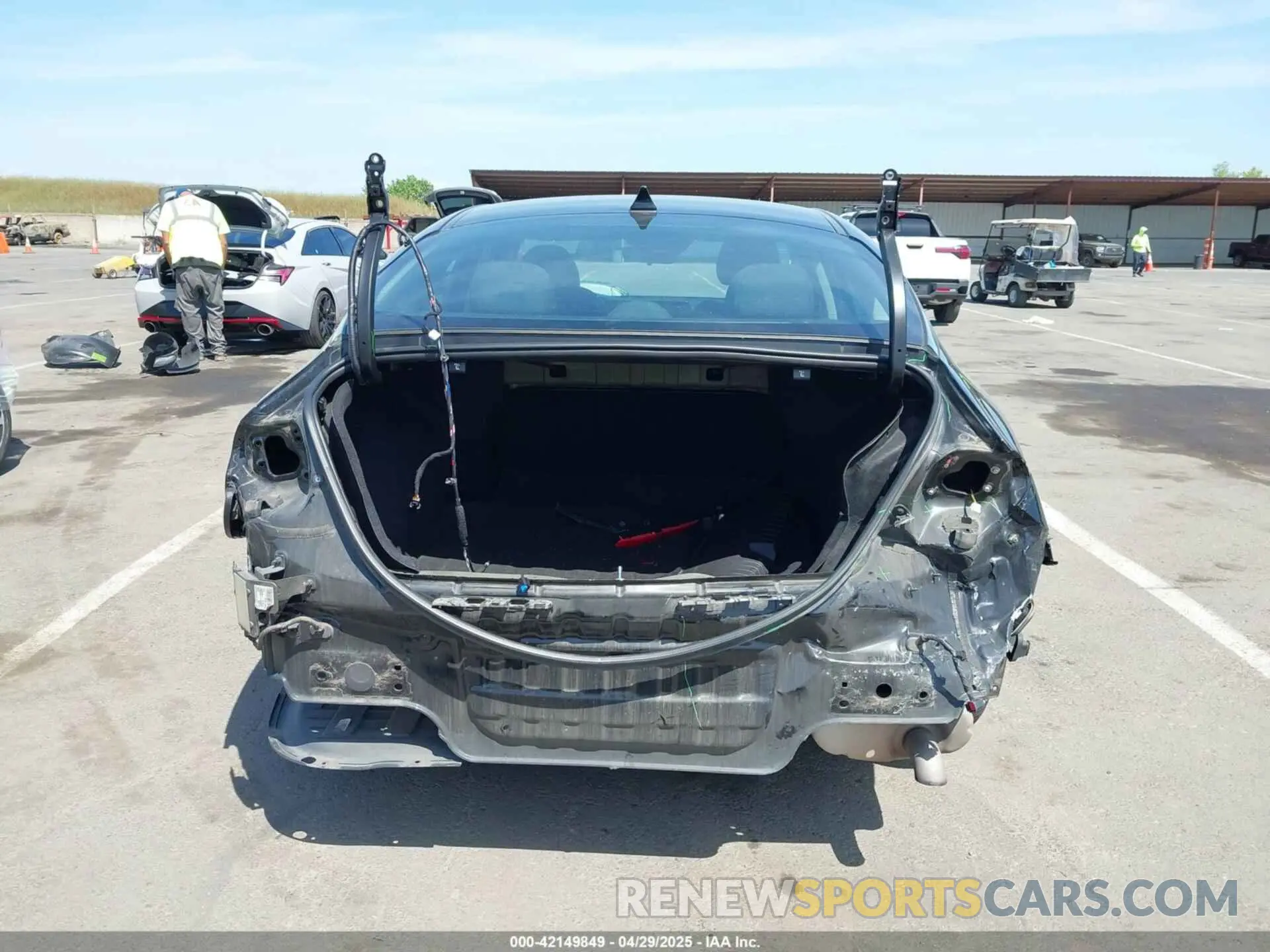 17 Photograph of a damaged car 5XXG14J25MG019652 KIA K5 2021