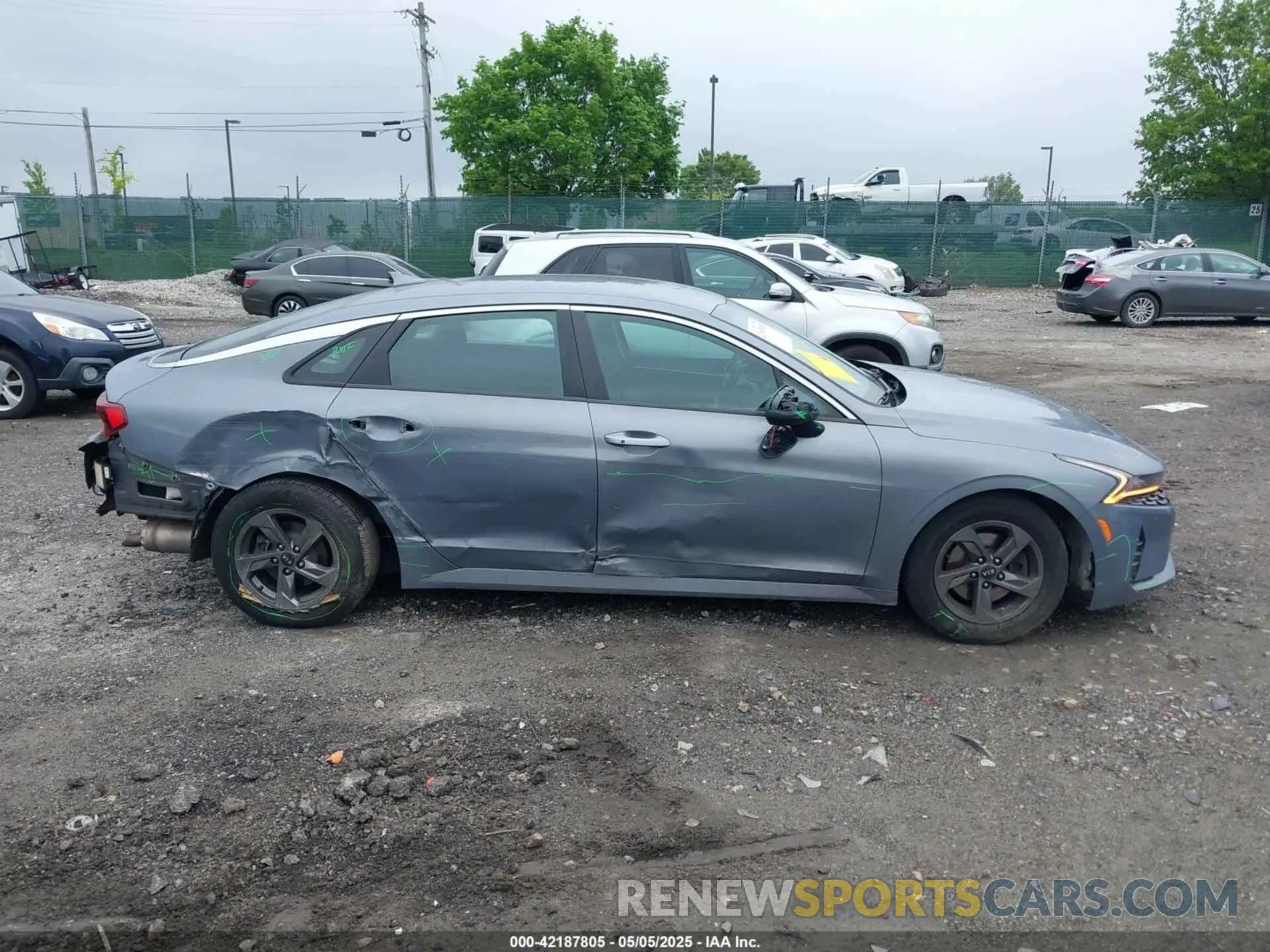 14 Photograph of a damaged car 5XXG14J25MG020428 KIA K5 2021