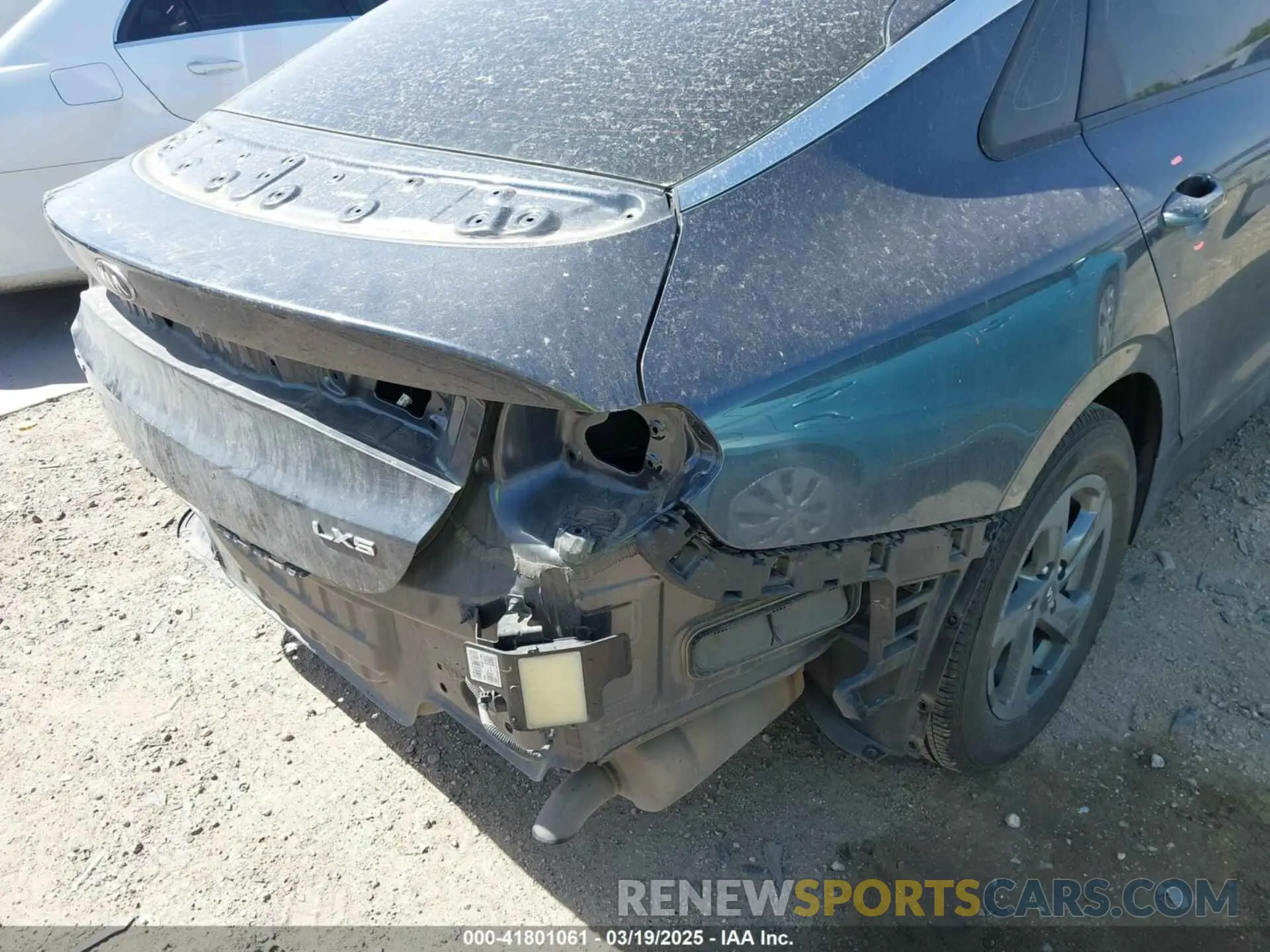 6 Photograph of a damaged car 5XXG14J25MG054840 KIA K5 2021